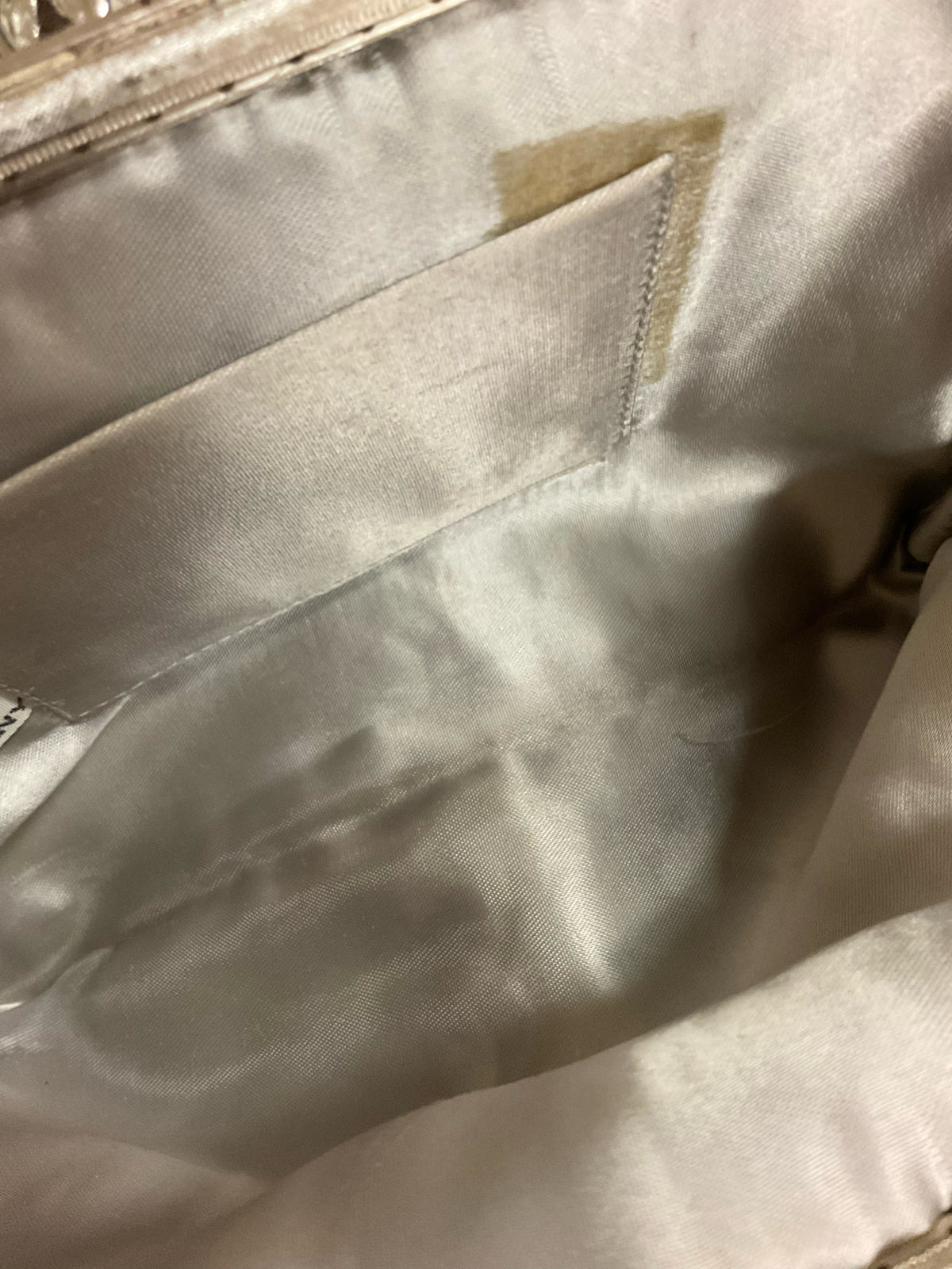 NO DESIGN Purse
