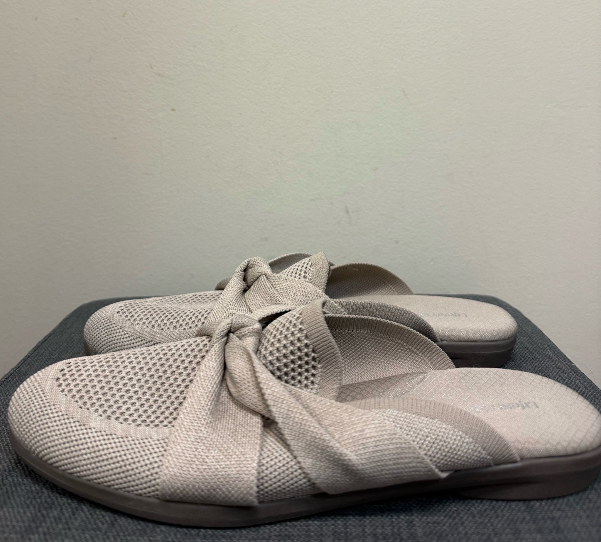 8 LIFESTRIDE Taupe SHOES