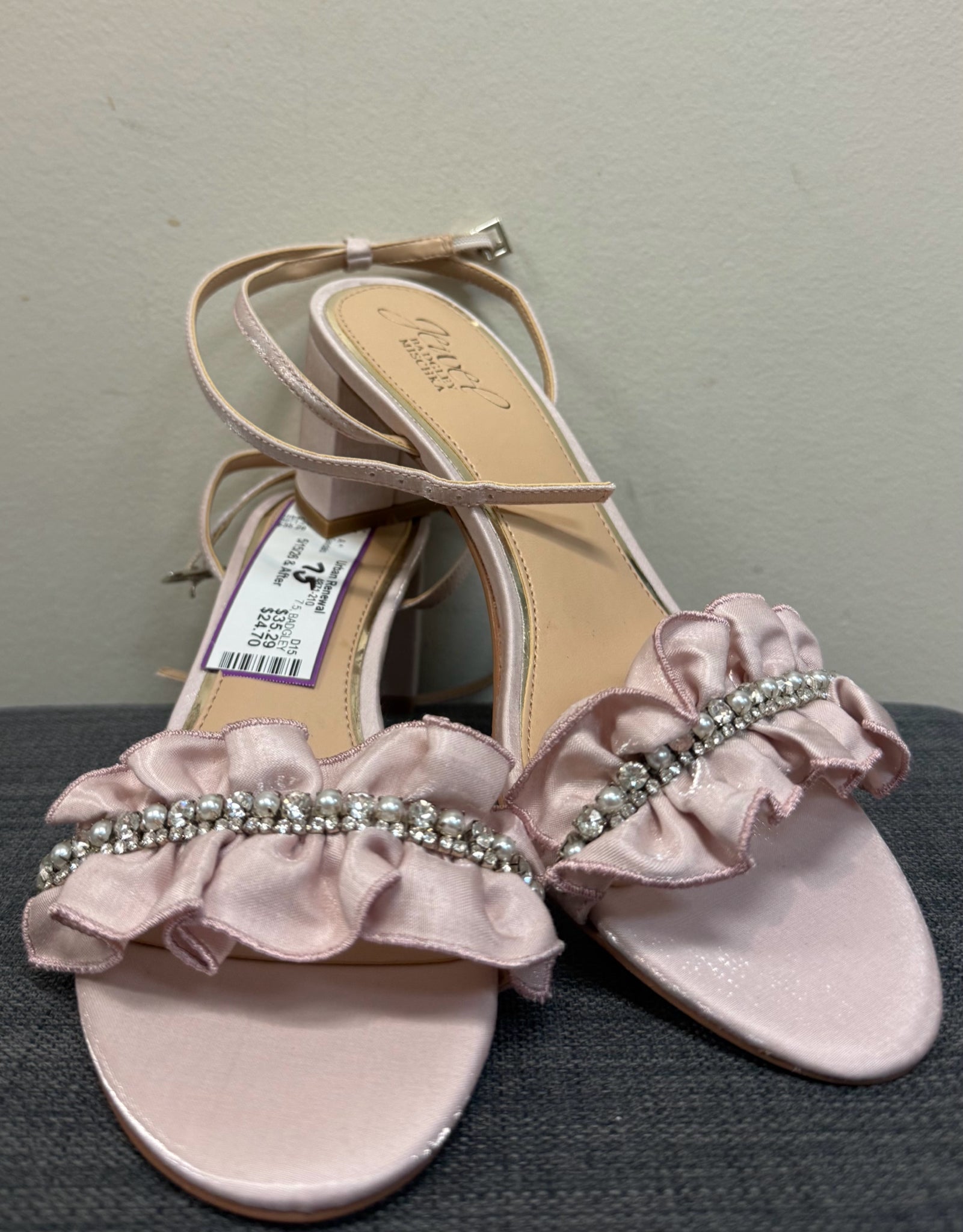 7.5 BADGLEY MISCHKA Blush Sandals