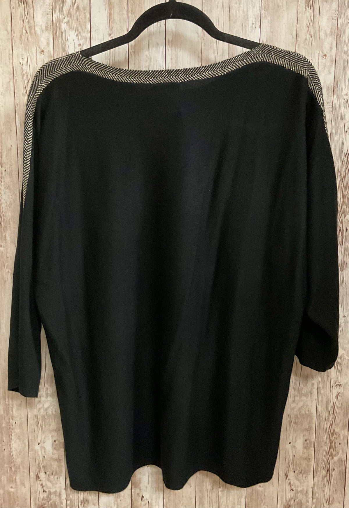 Size L CHICO'S Black Top