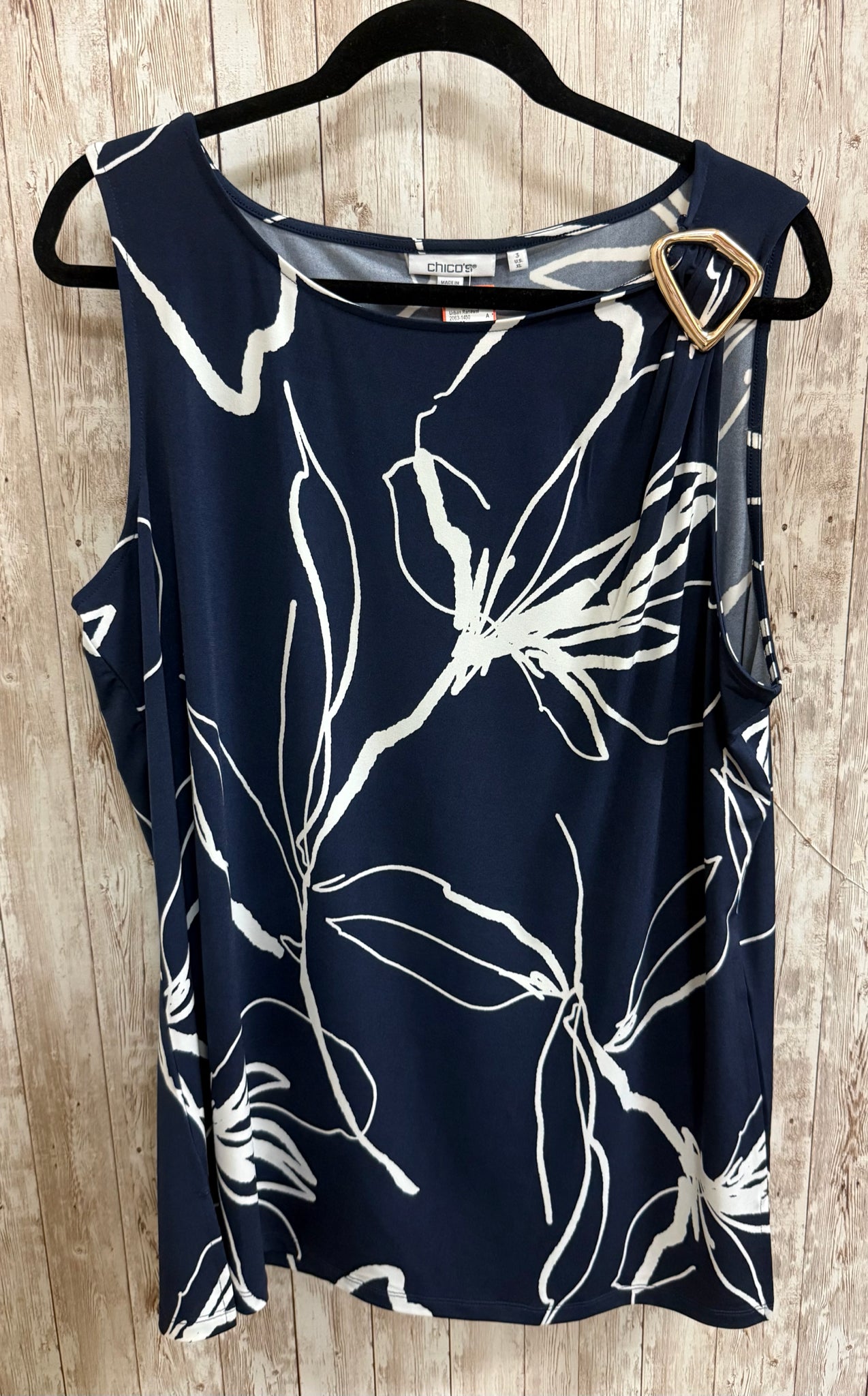 Size XL CHICO'S NAVY AND WHITE PRINT Top