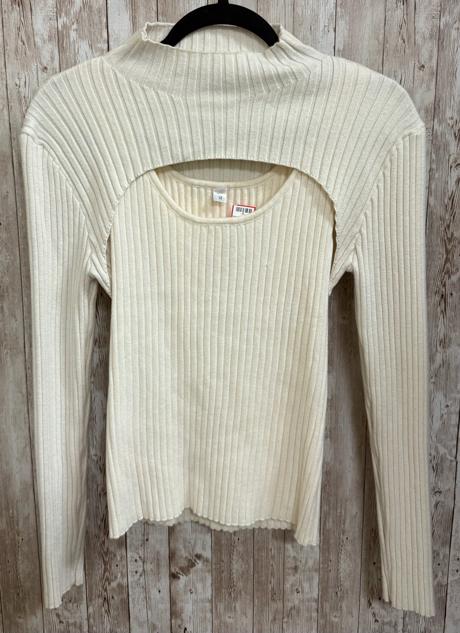 Size M PRETTY GARDEN Ivory Sweater