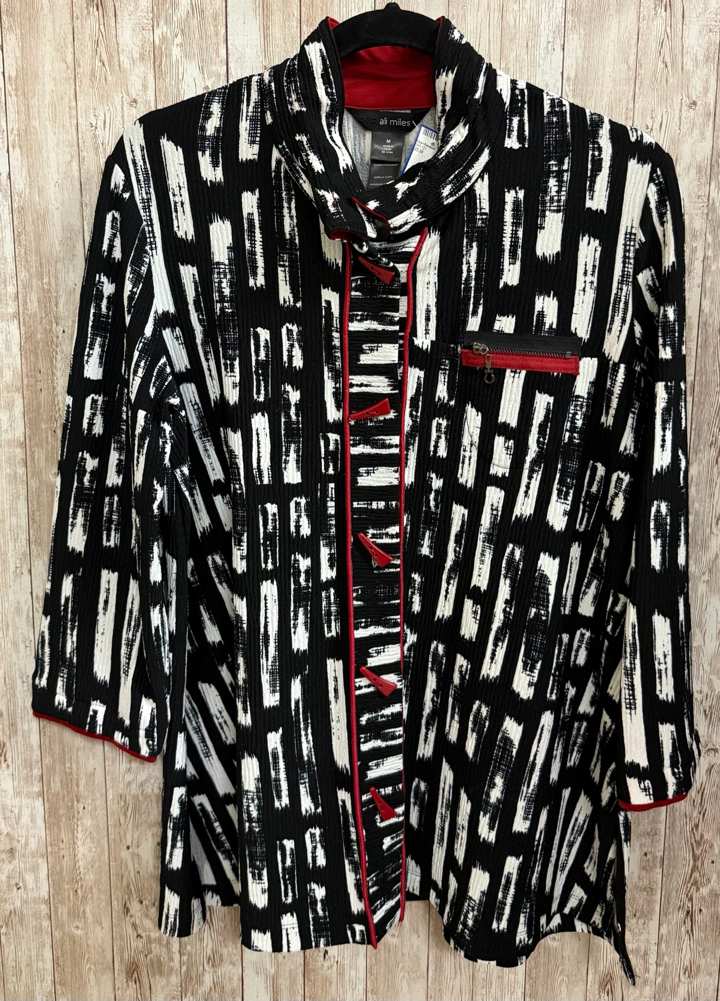 Size M ALI MILES BLACK AND WHITE Top