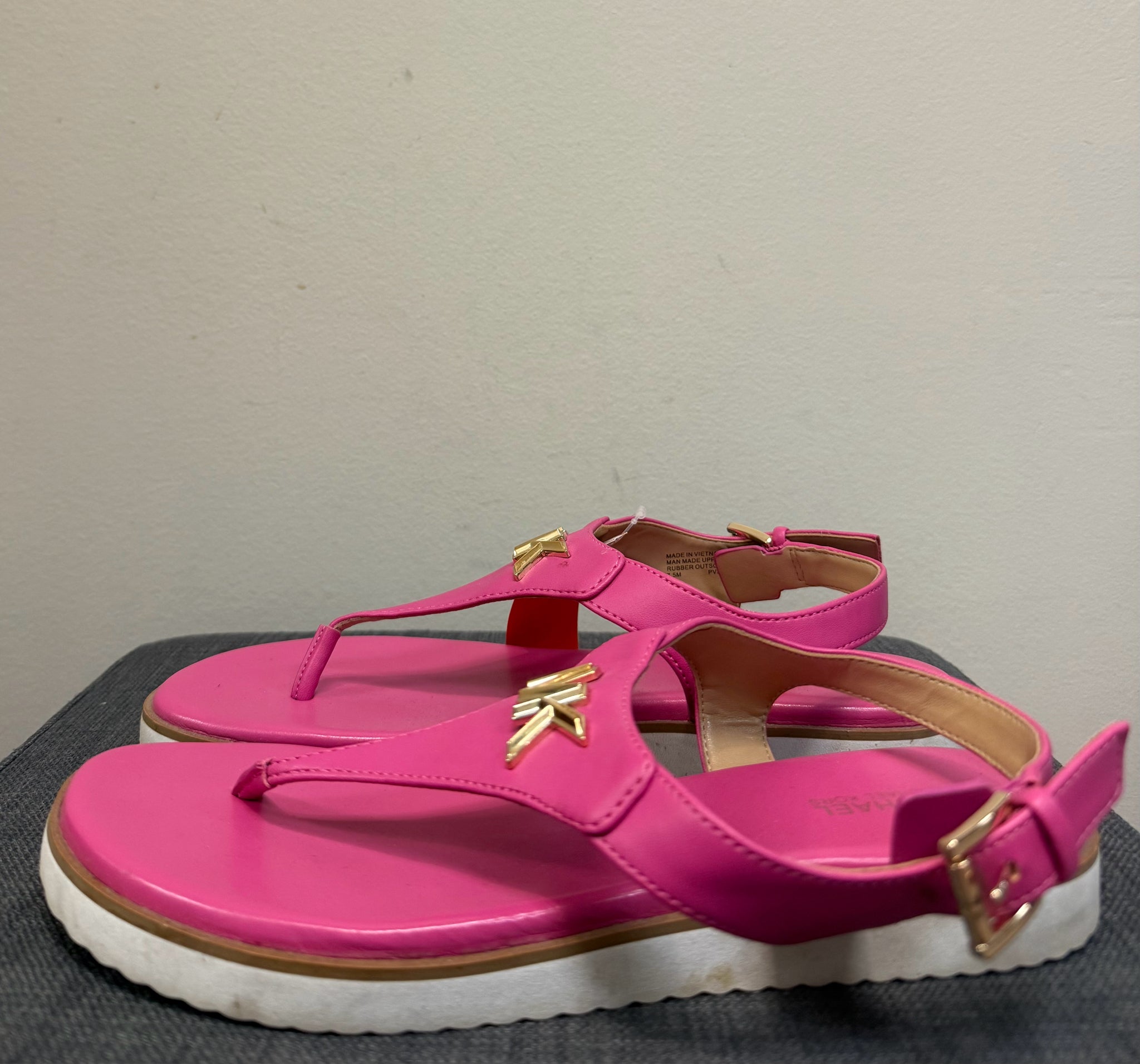 7.5 MICHAEL KORS Pink Sandals