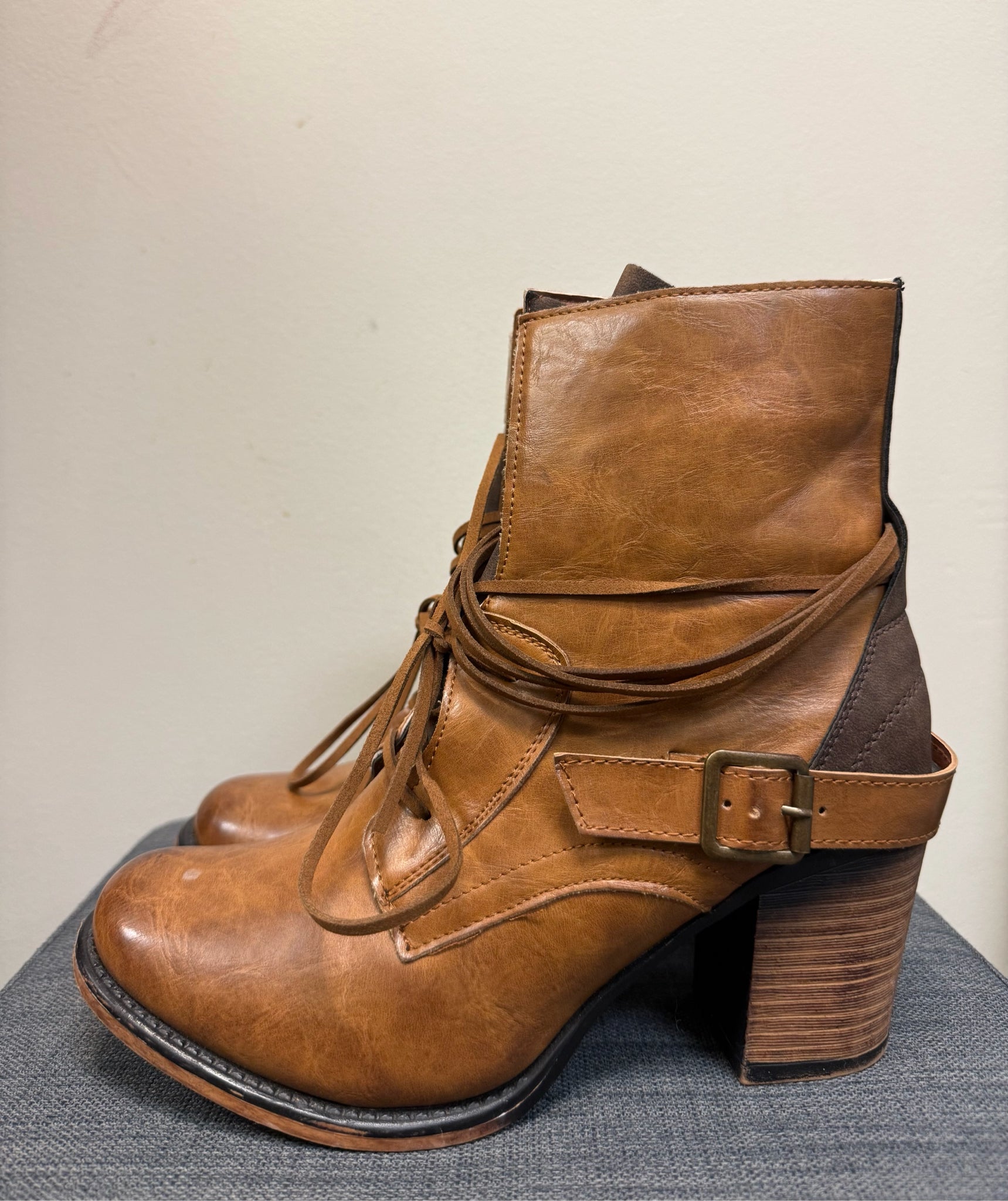 PIERRE DUMAS 10 Brown Boots