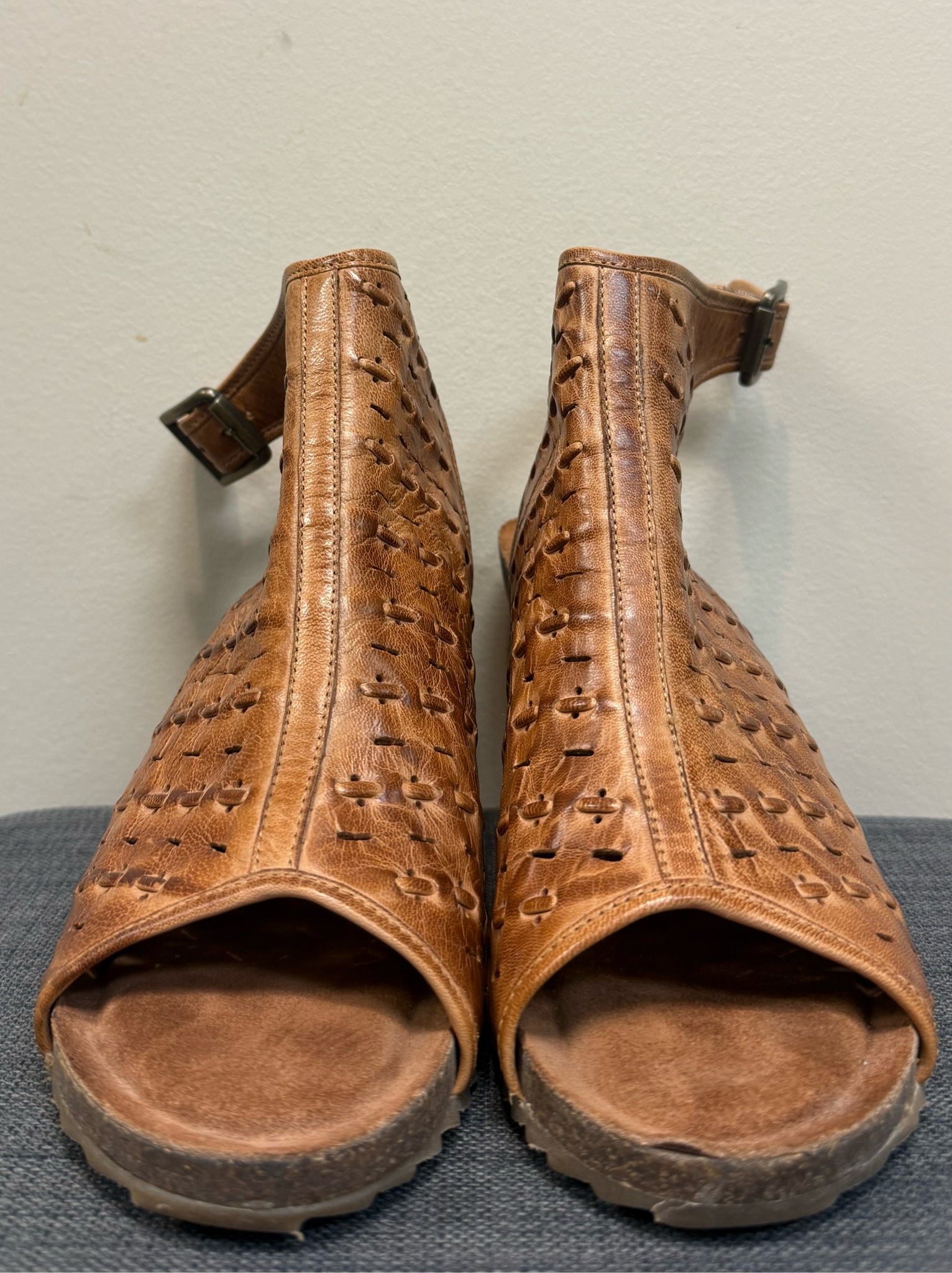 10 DIBA TRUE Brown Wedges