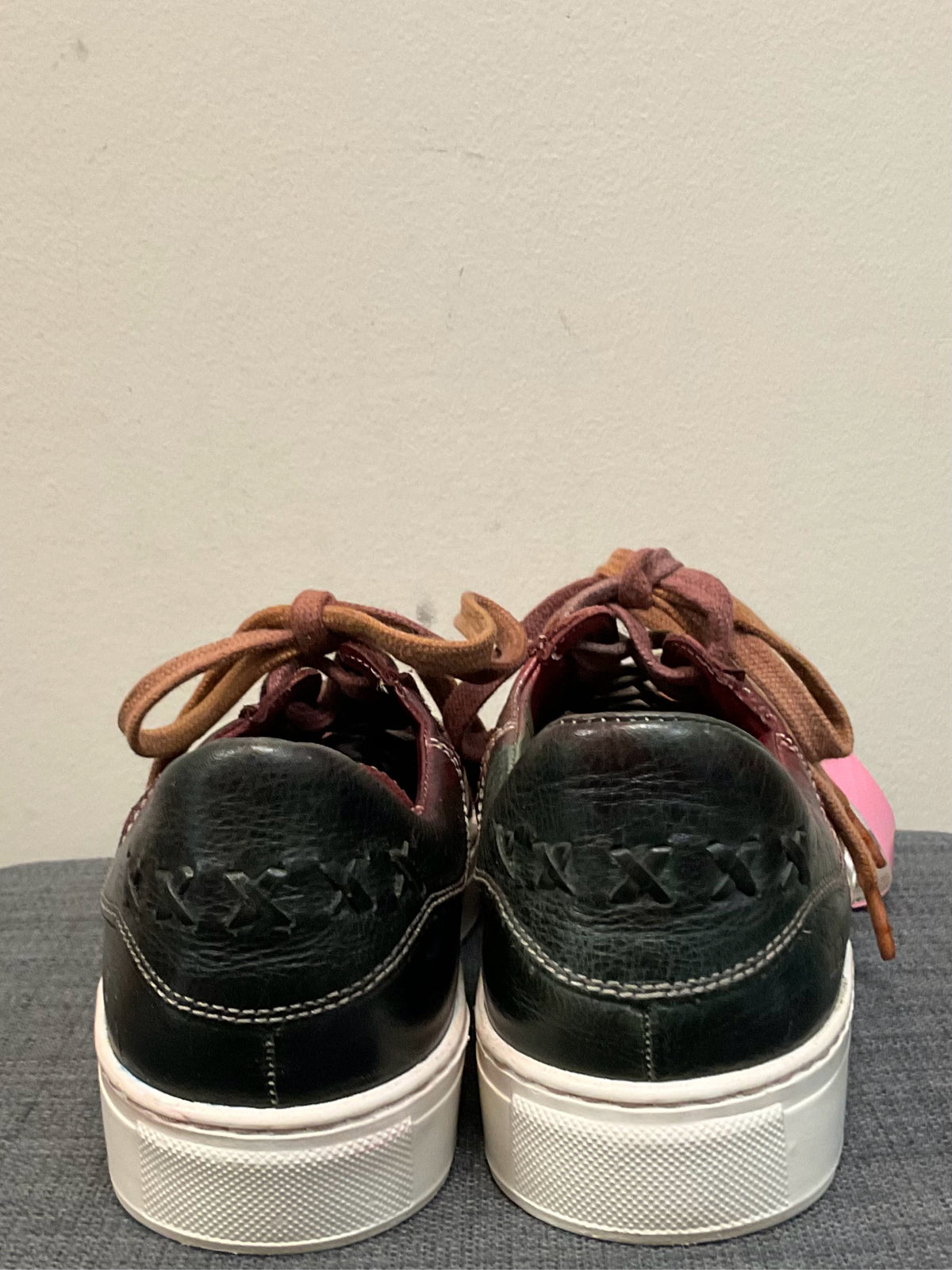 8 BED STU Red Multi SHOES