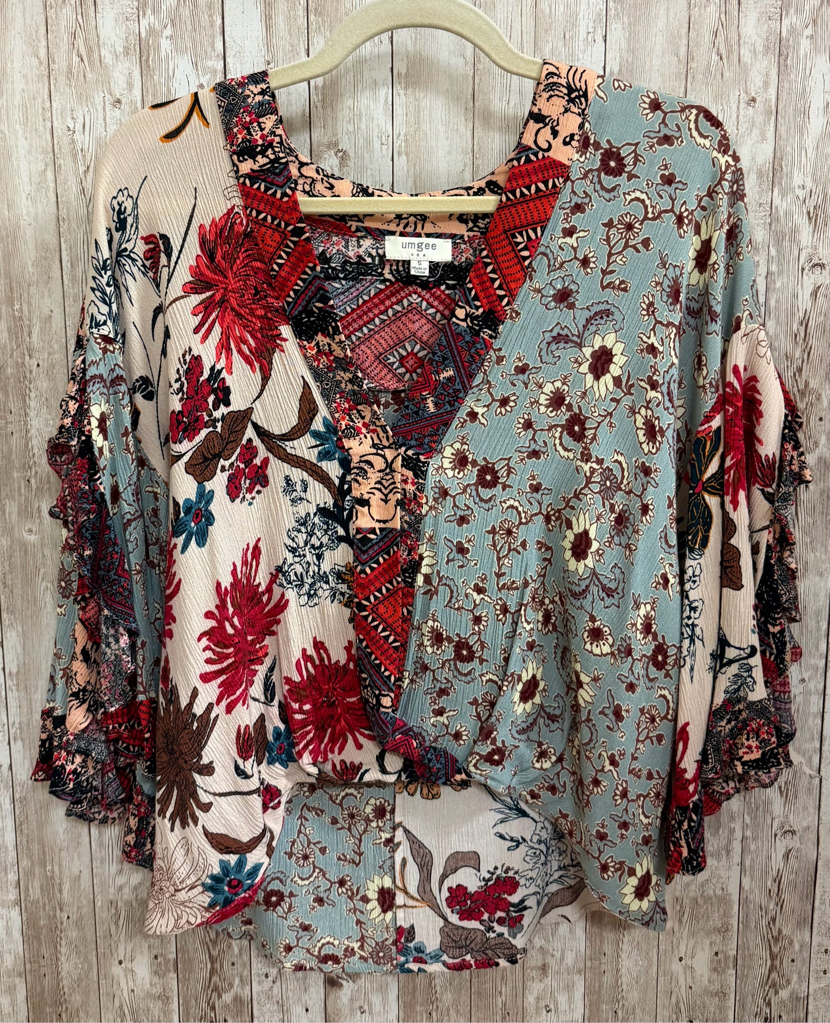 Size S UMGEE SAGE AND CREAM Top