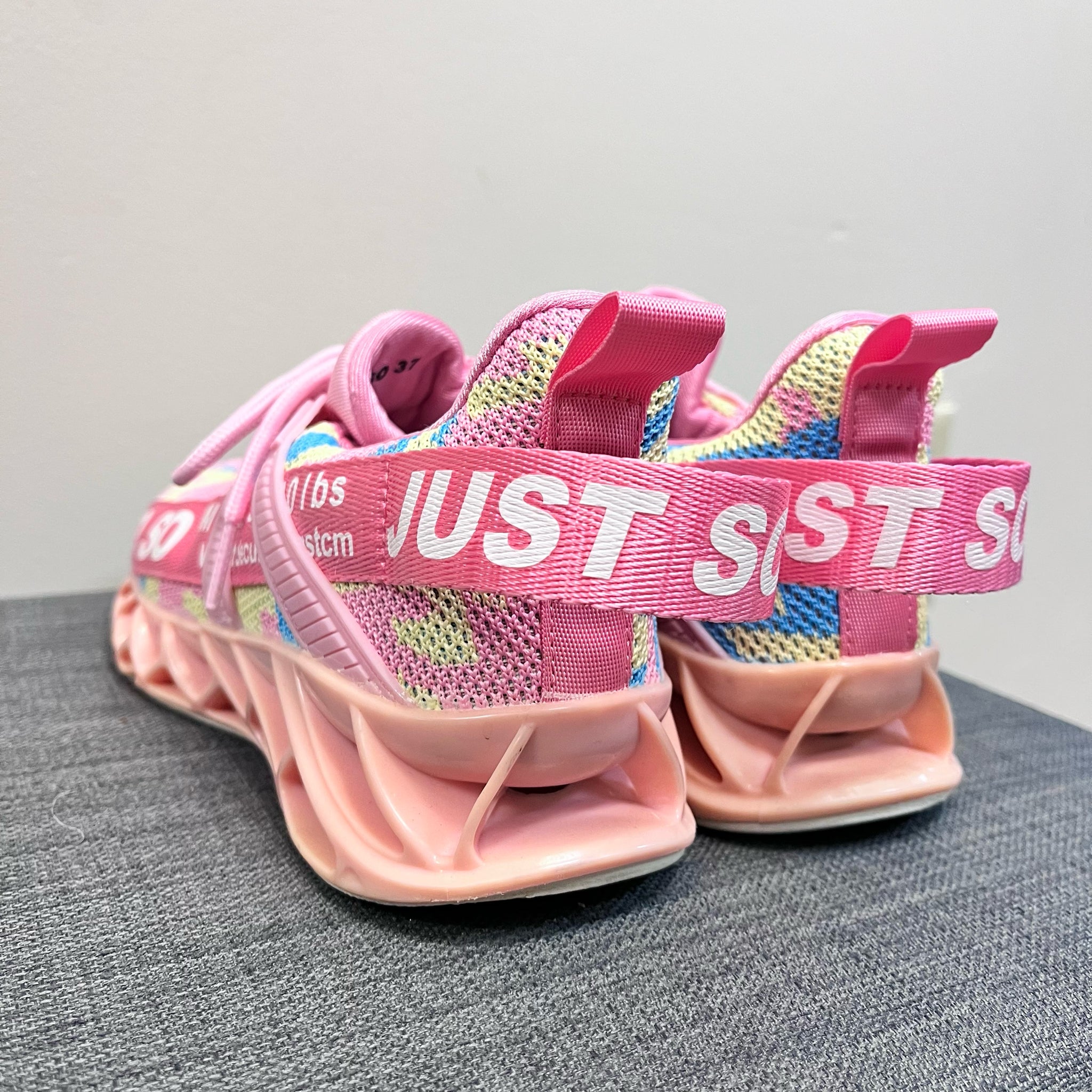 6.5 JUST SO Pink Print SHOES