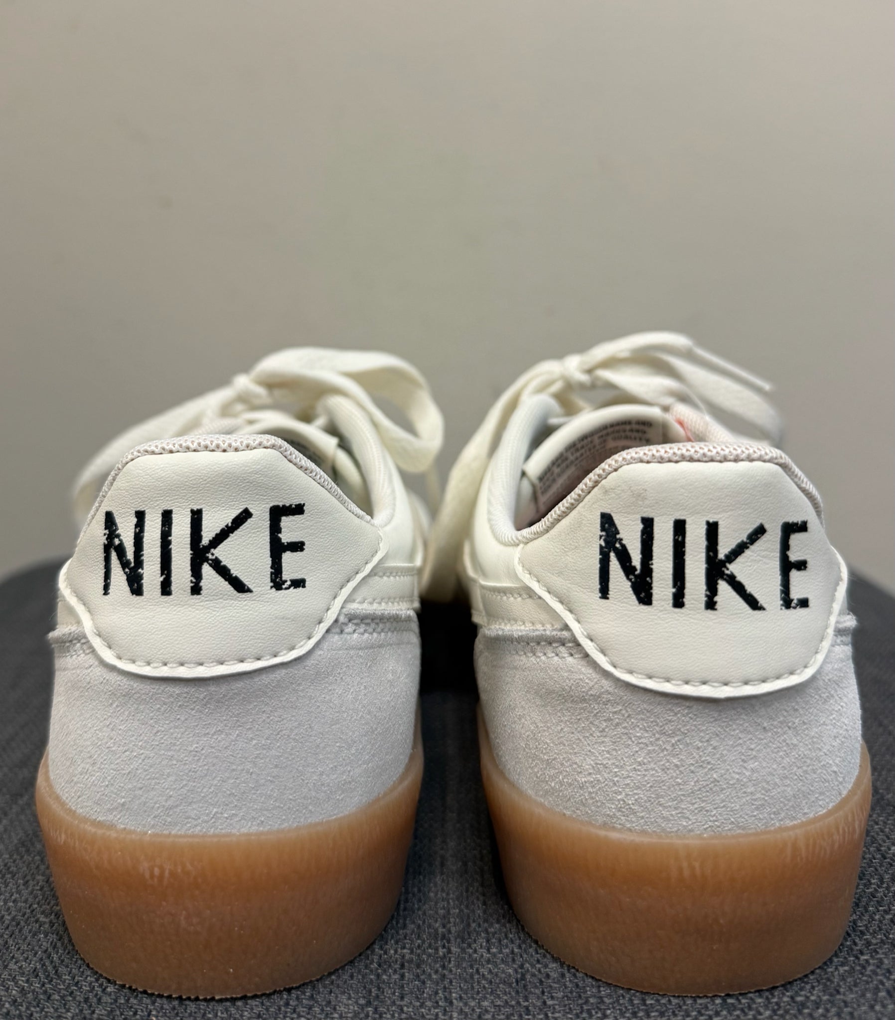 7 NIKE WHITE AND CREAM SHOES