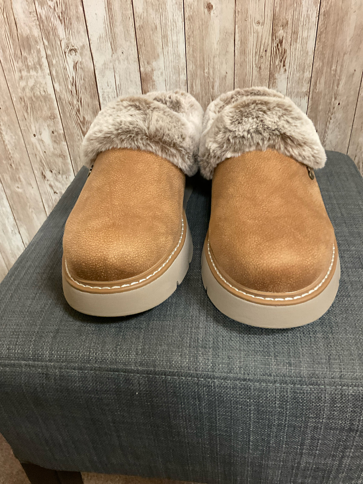 8.5 BOBS Brown SHOES