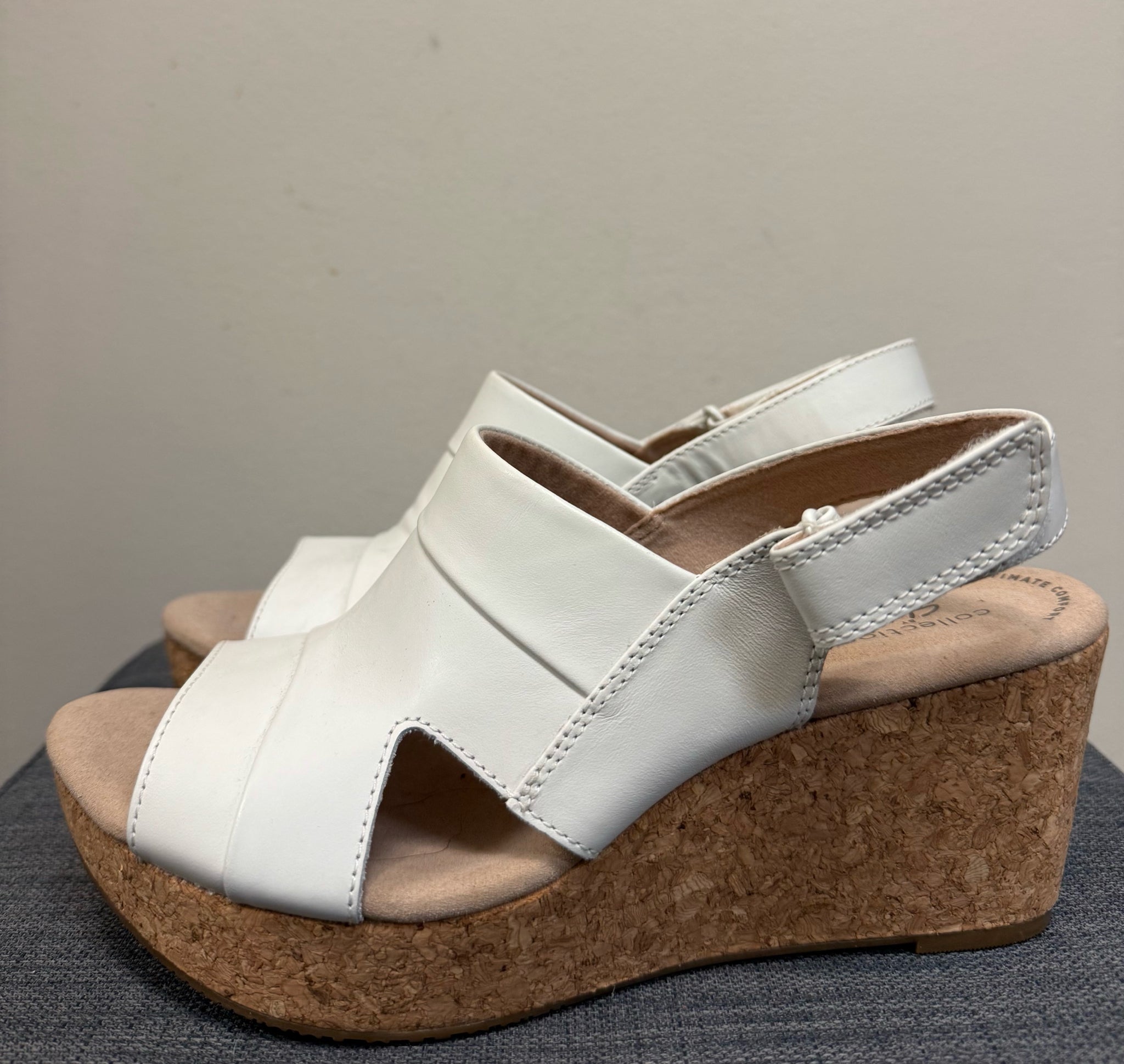 8.5 CLARKS OFF WHITE Sandals
