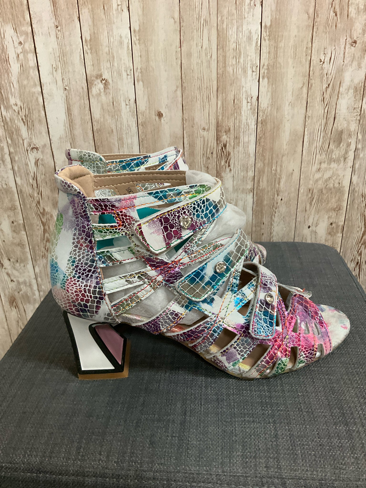 9 L'ARTISTE MULTI COLOR SHOES