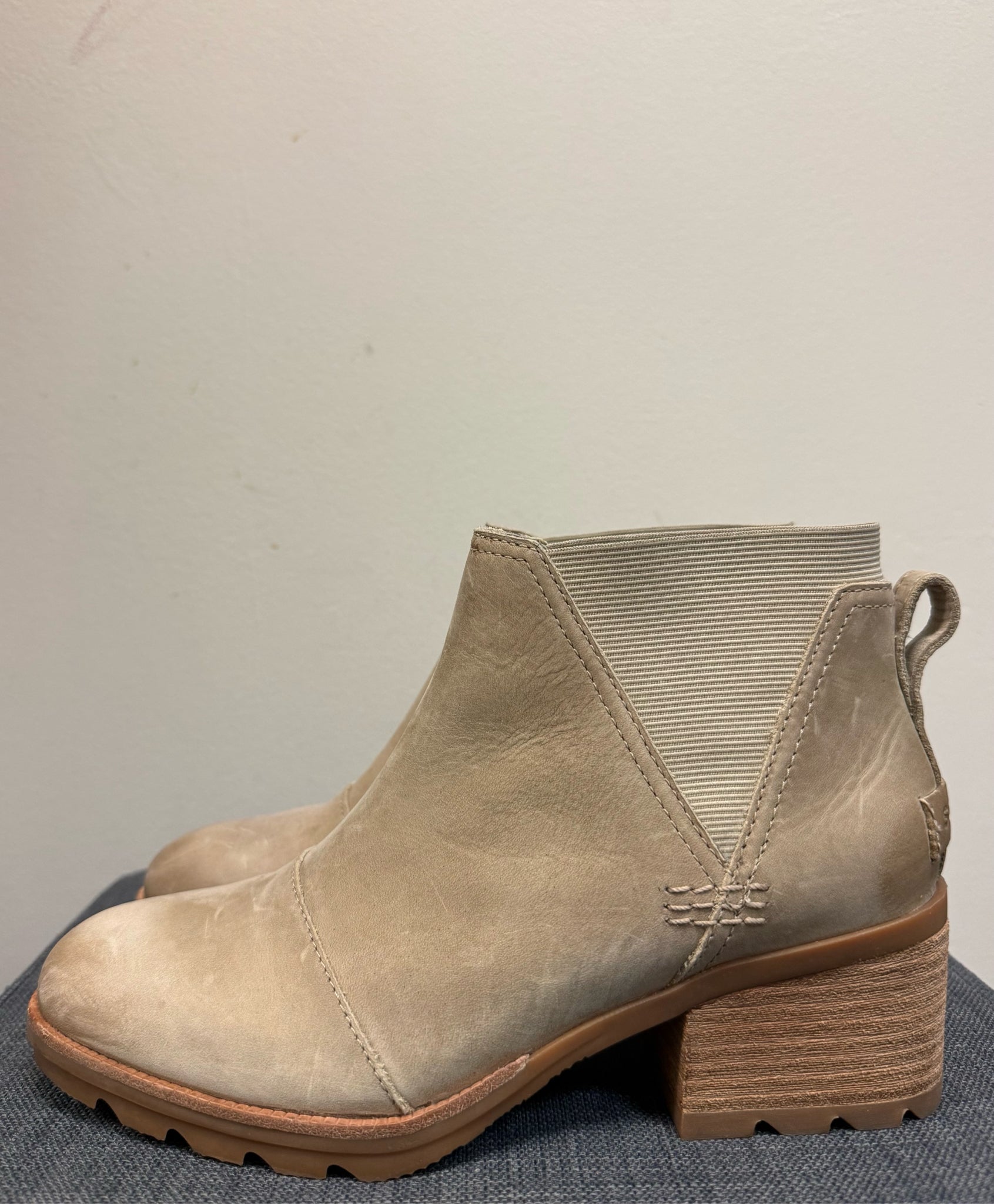 SOREL 7.5 Beige Boots