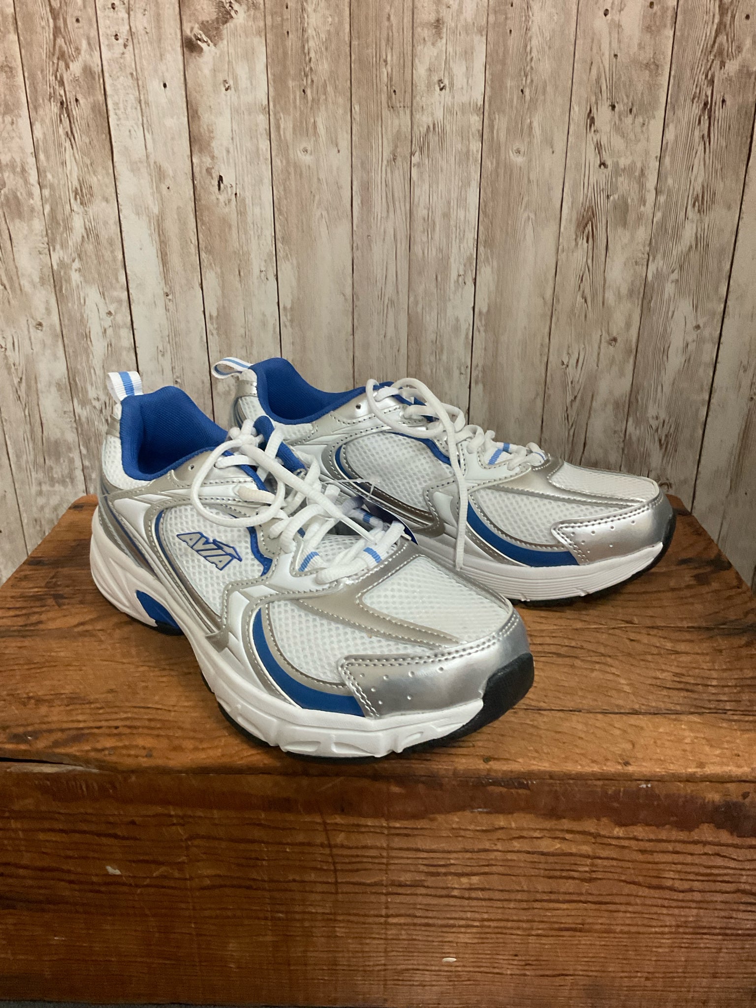 9 AVIA WHITE AND BLUE SHOES
