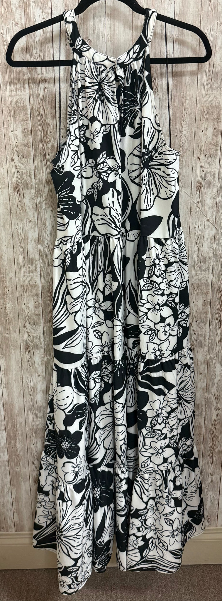 Size 2X LONDON TIMES BLACK AND WHITE FLORAL Dress