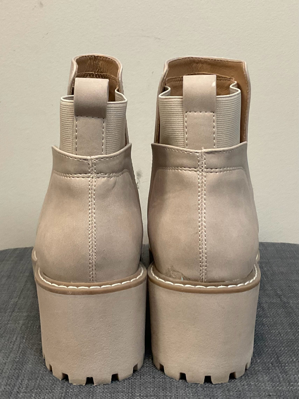 10 DOLCE VITA Beige Boots