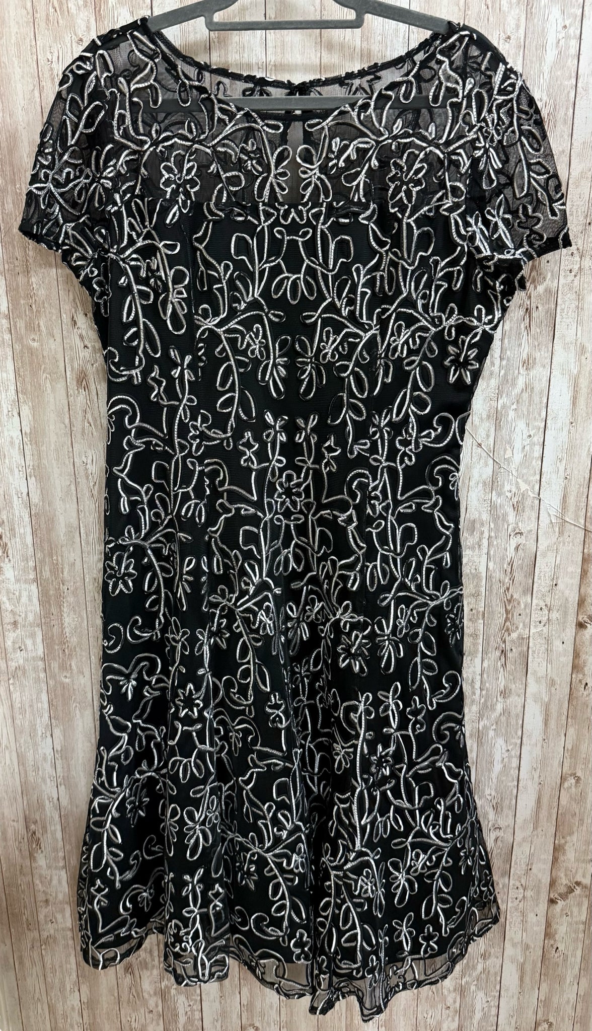 Size 14 IGNITE EVENINGS Black and Silver Dress