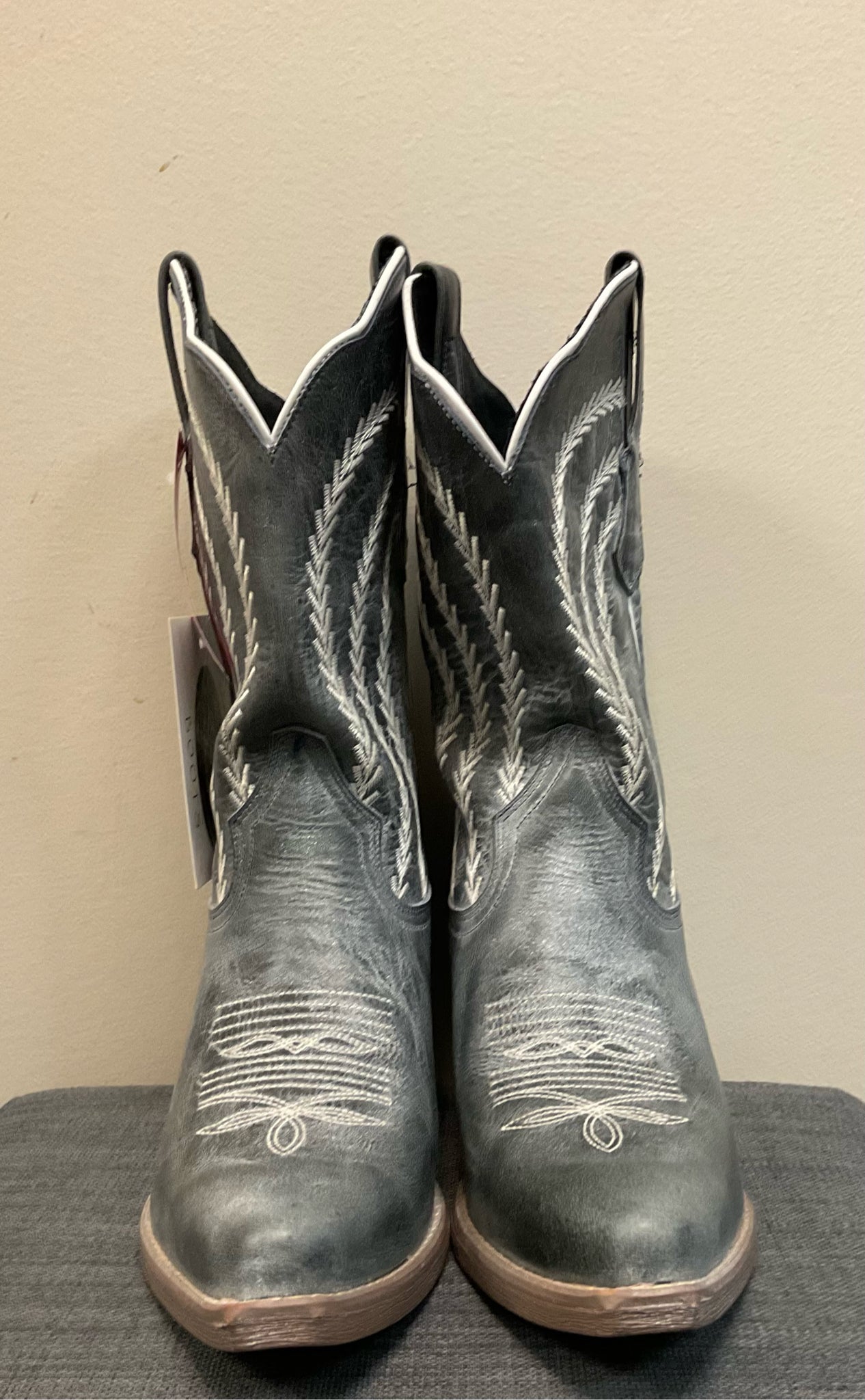 9.5 STERLING RIVER GREY Boots