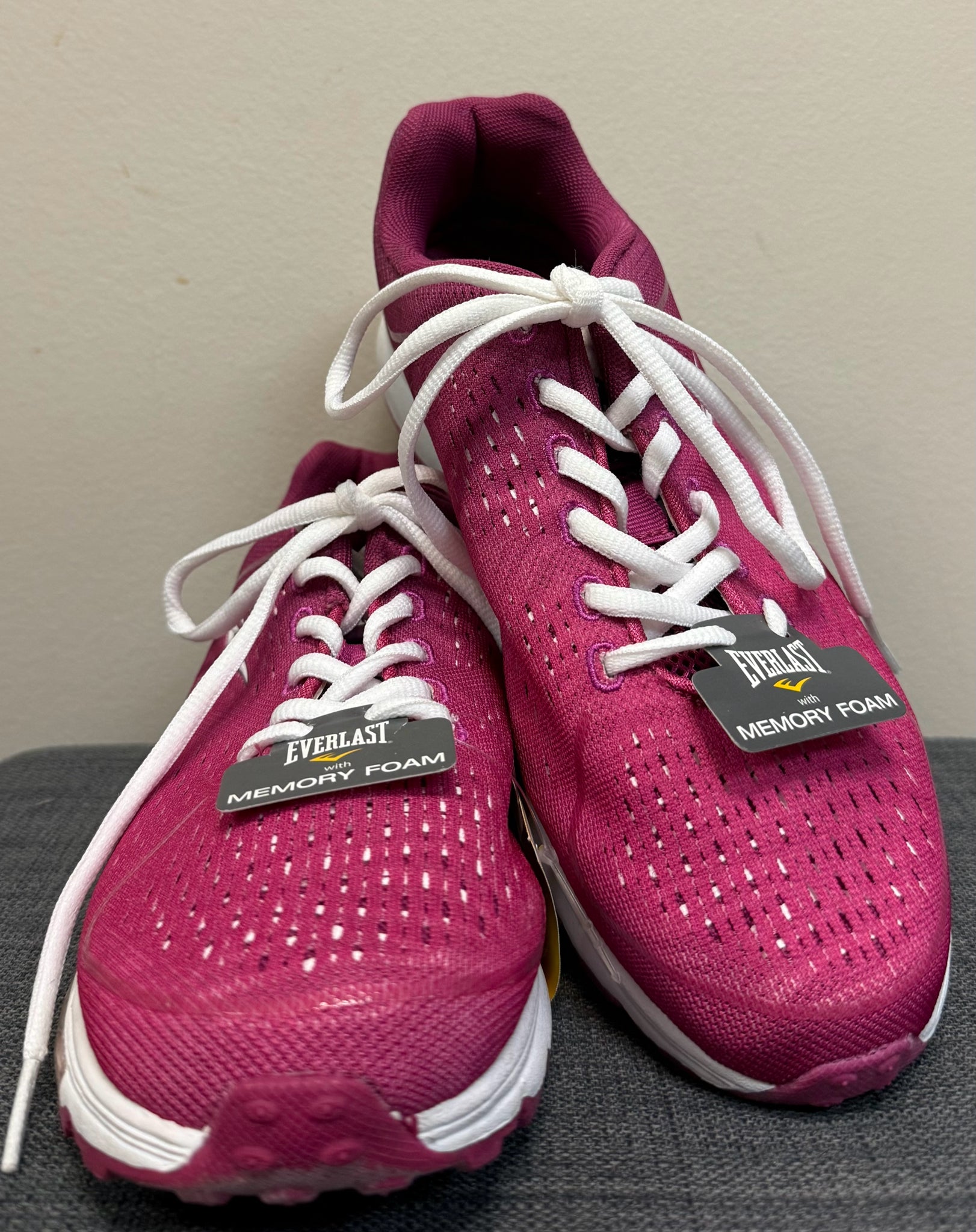 7.5 EVERLAST Pink Sneakers