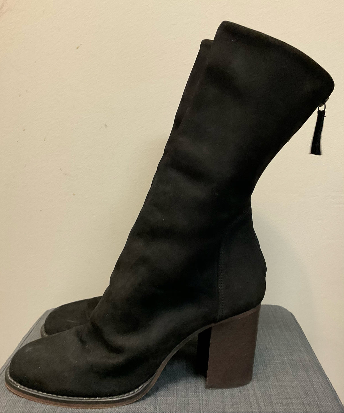9.5 FREE PEOPLE BLACK SUEDE Boots