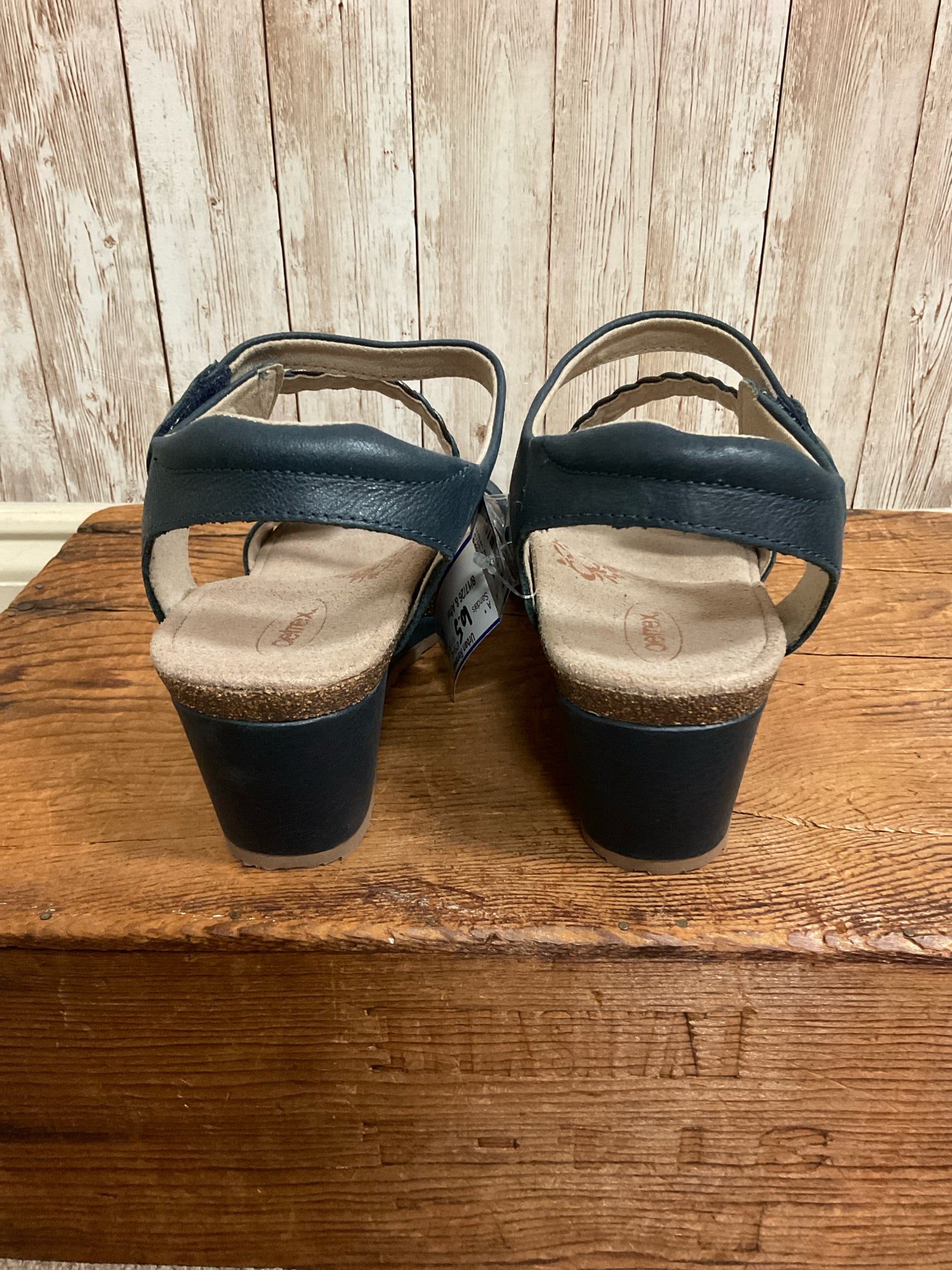10.5 AETREX Navy Sandals