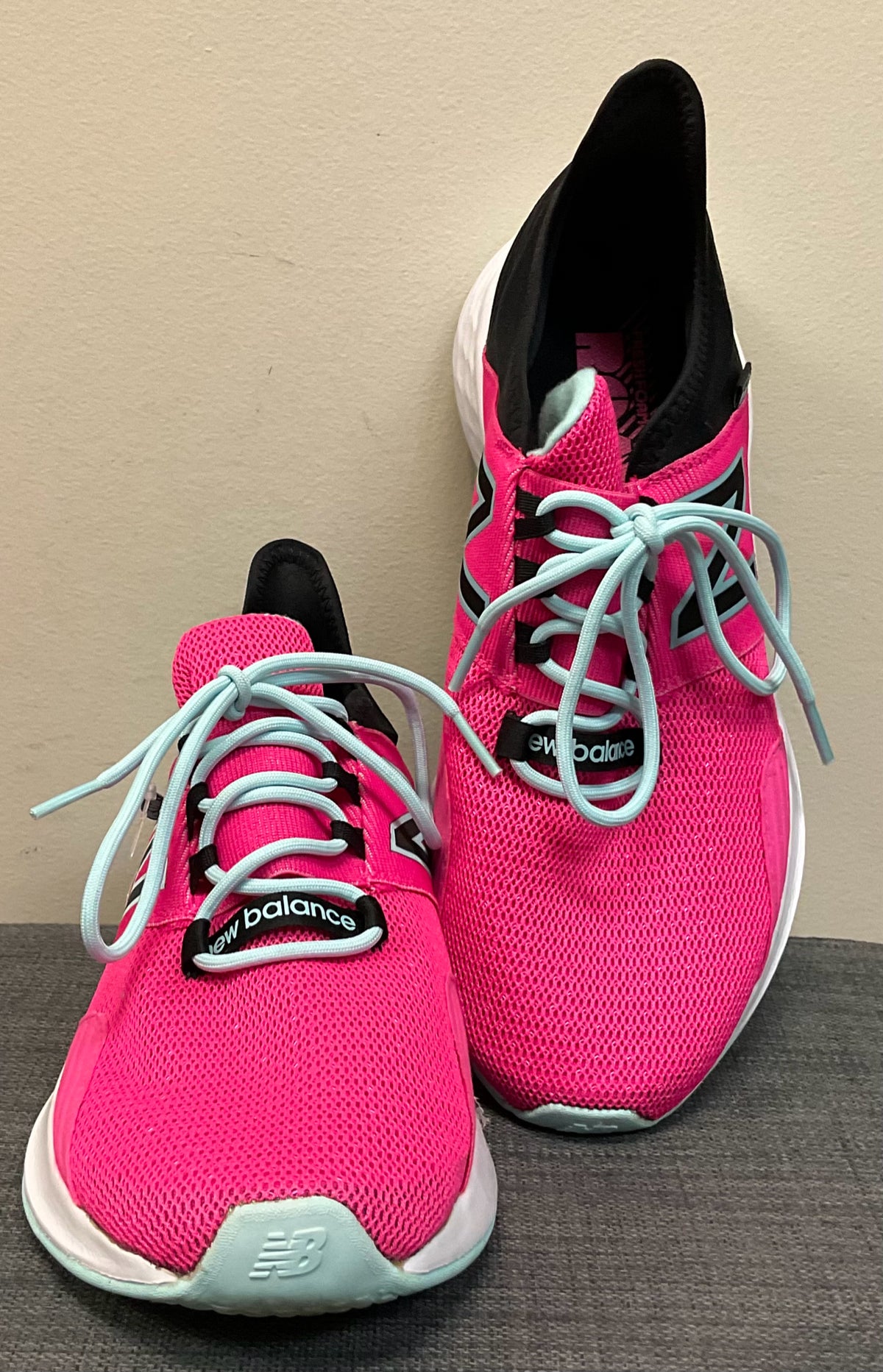 9.5 NEW BALANCE Hot Pink Sneakers