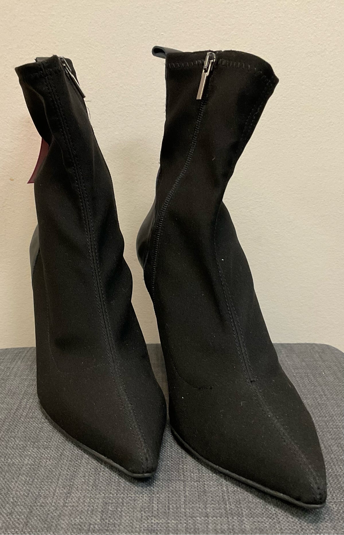 10.5 MINT VELVET Black Boots