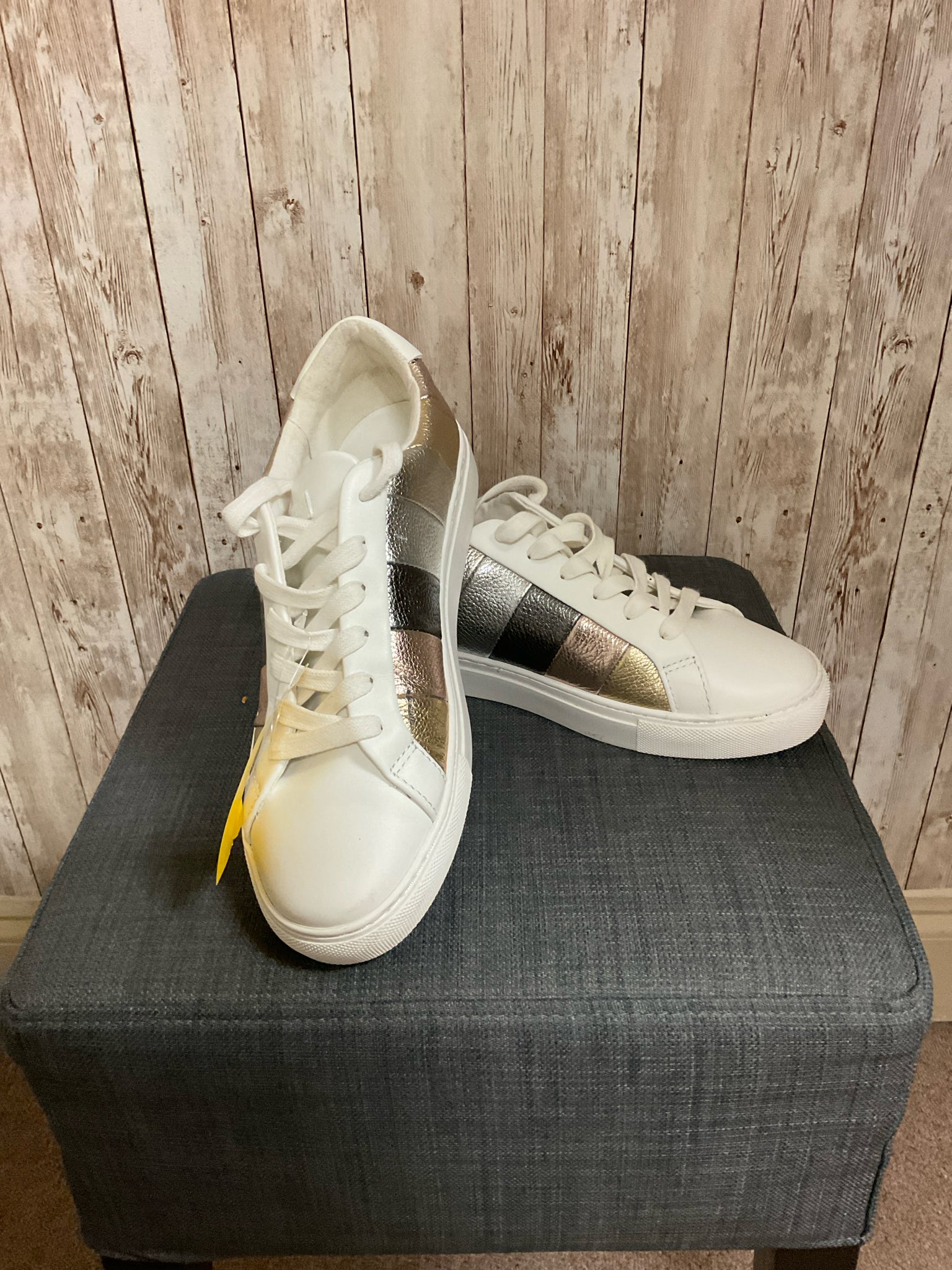 9 KURT GEIGER White Sneakers
