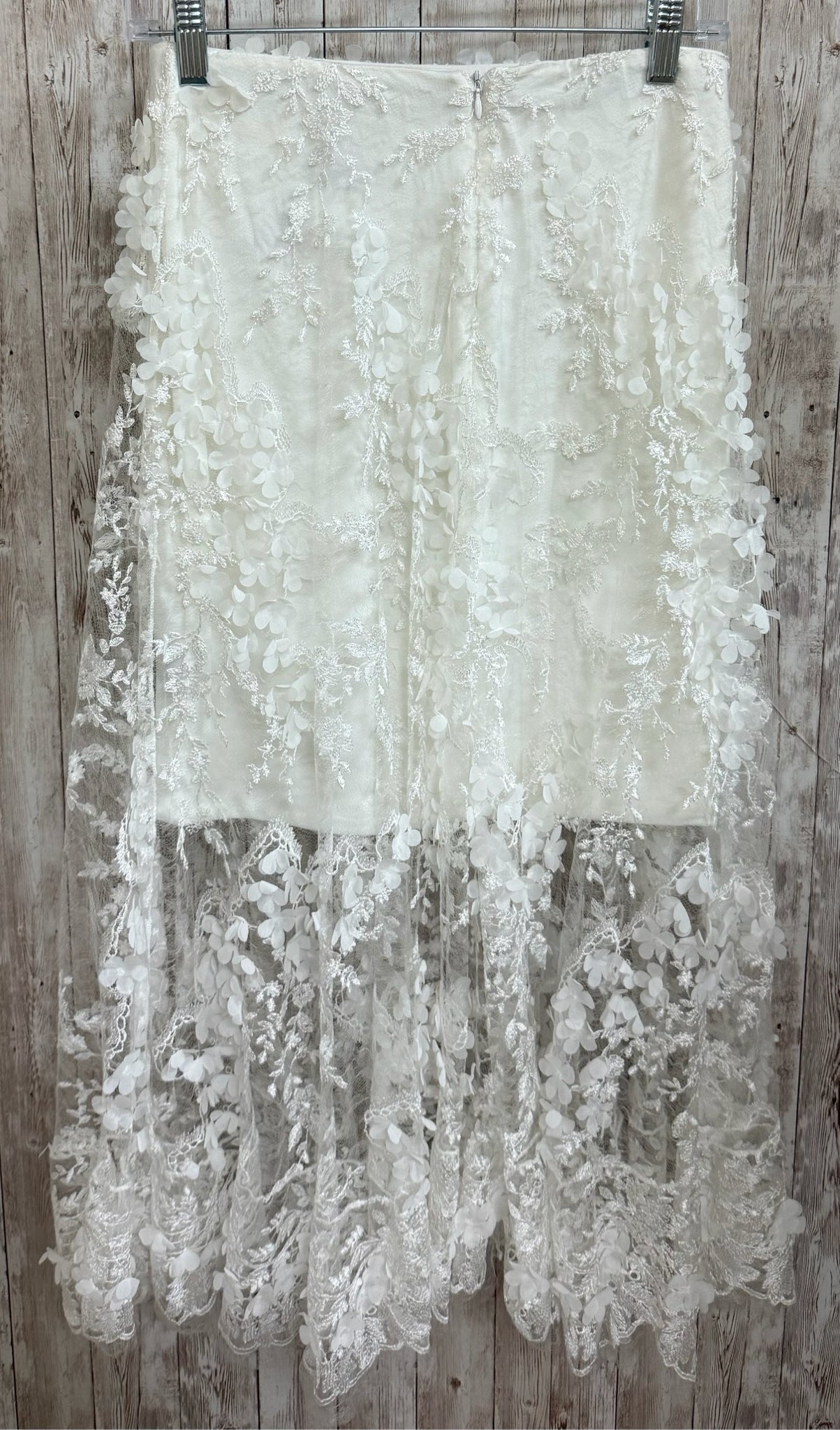 Size S DRESS THE POPULATION White Skirt
