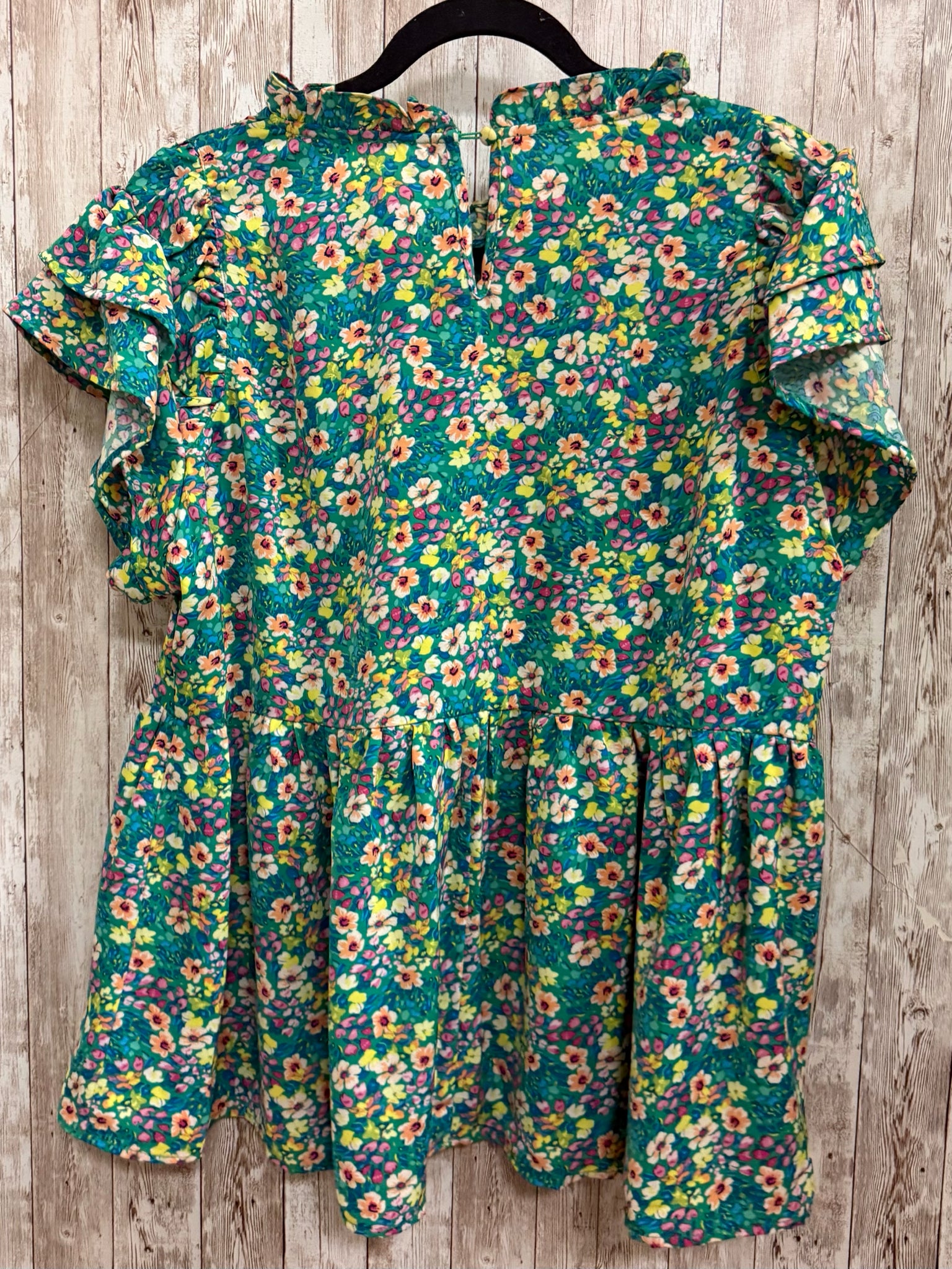 Size L UMGEE GREEN AND YELLOW FLORAL Top