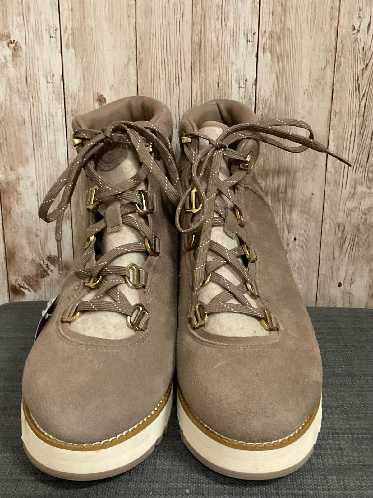 7 COLE HAAN Taupe Boots