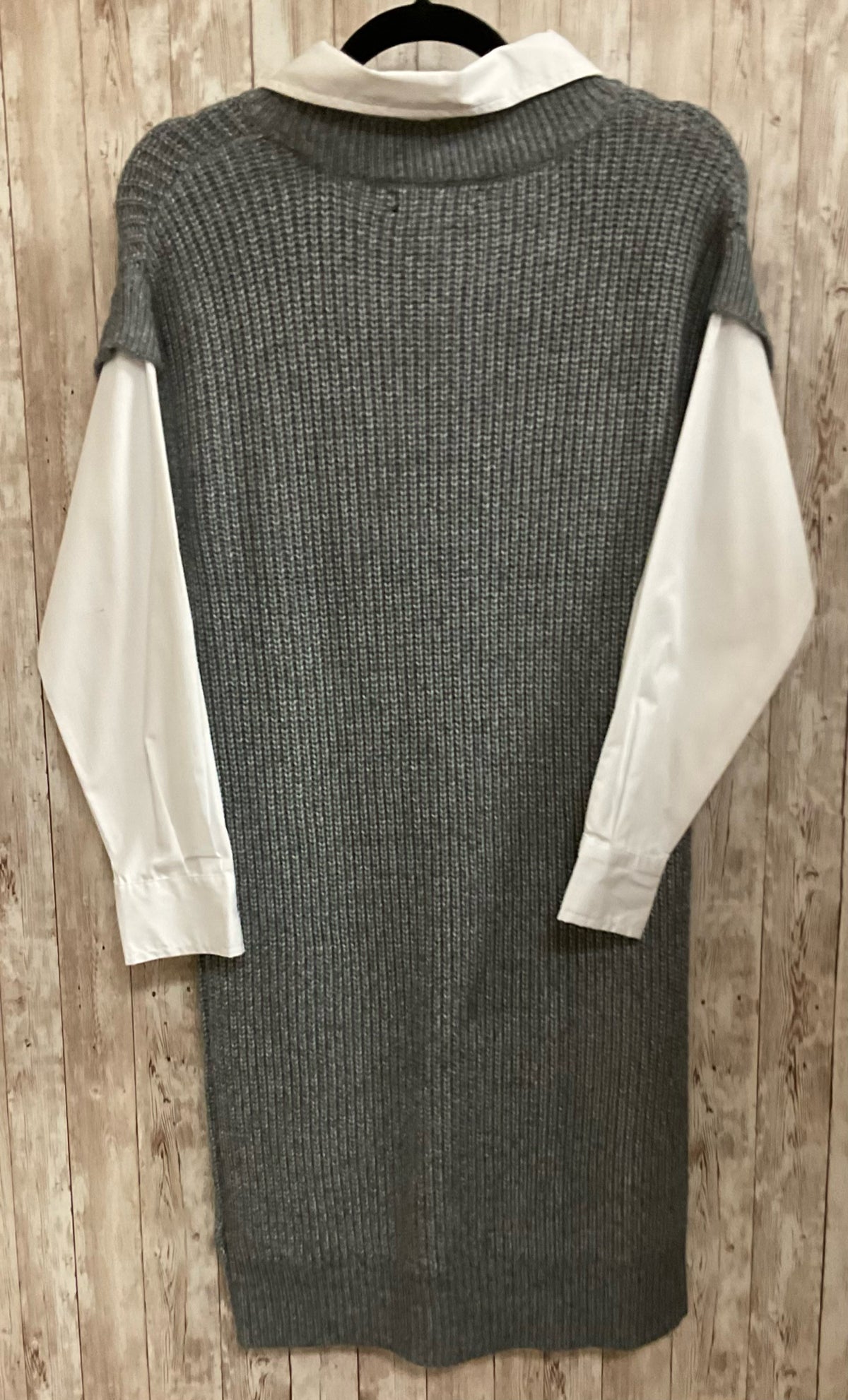 Size M TAHARI GREY AND WHITE Dress