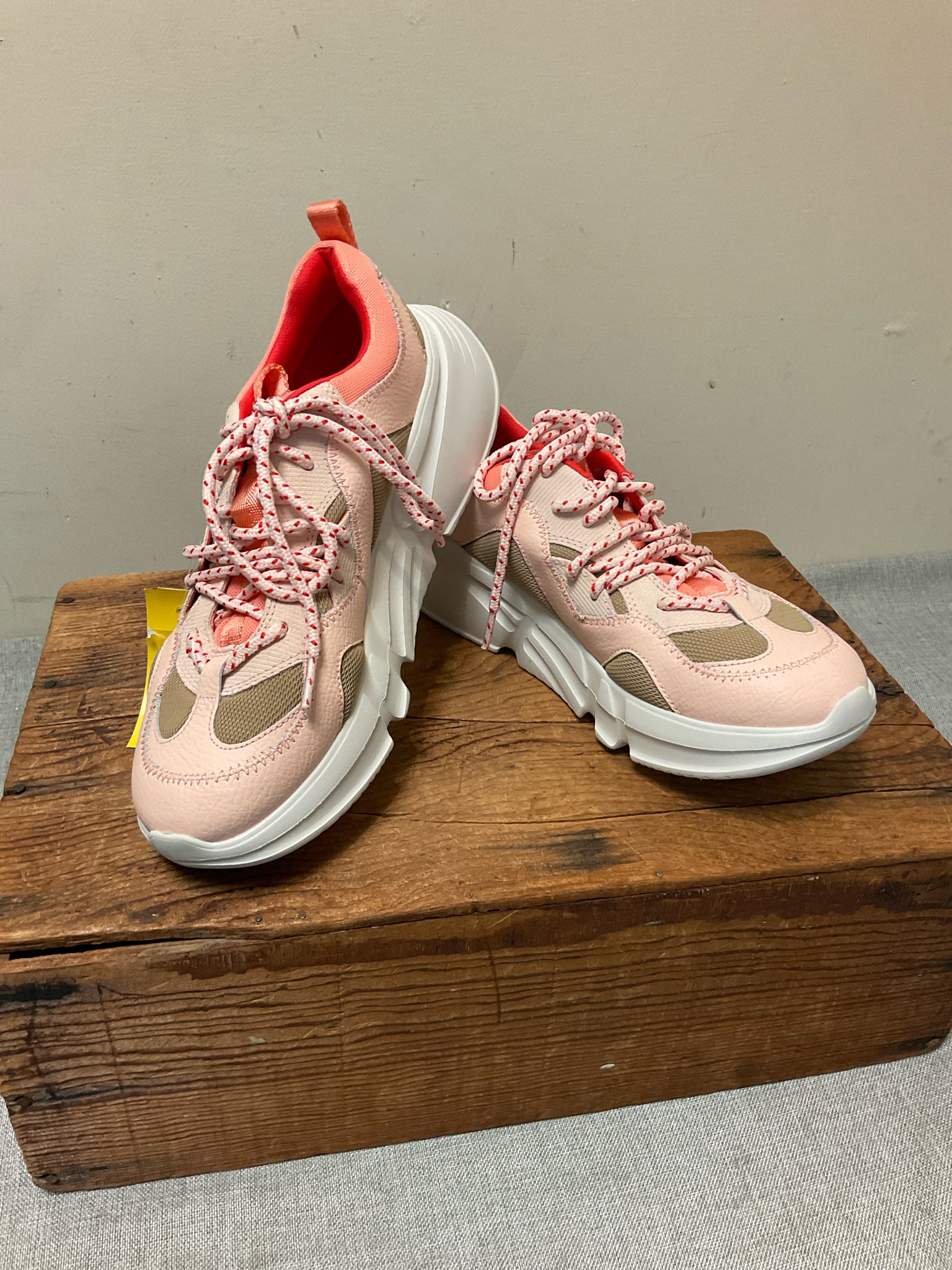 8.5 UGG Peach Print SHOES