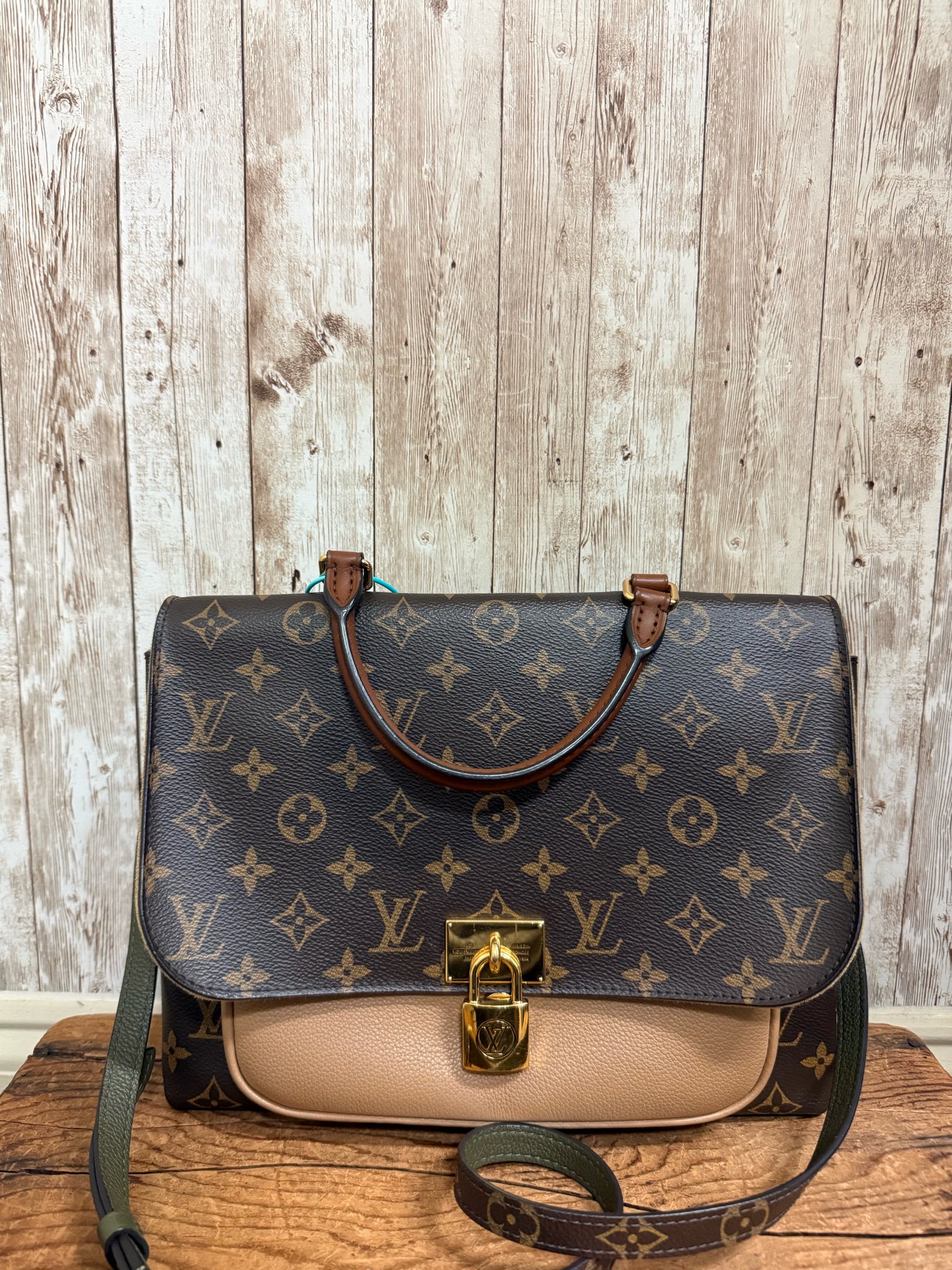 LOUIS VUITTON Purse