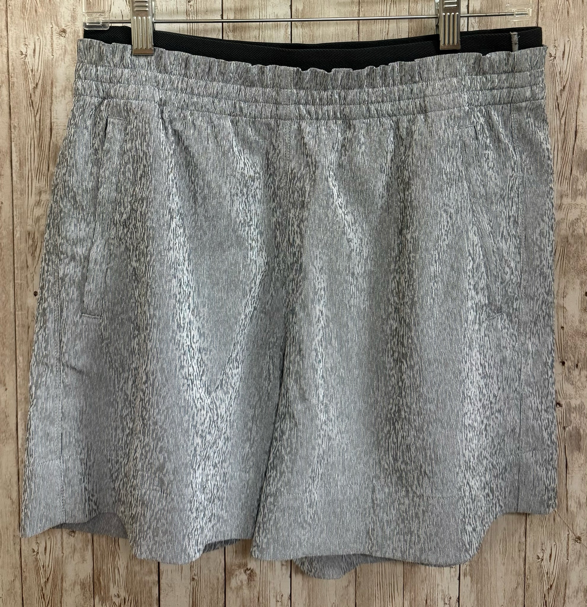 Size 8 ATHLETA gray and white Shorts