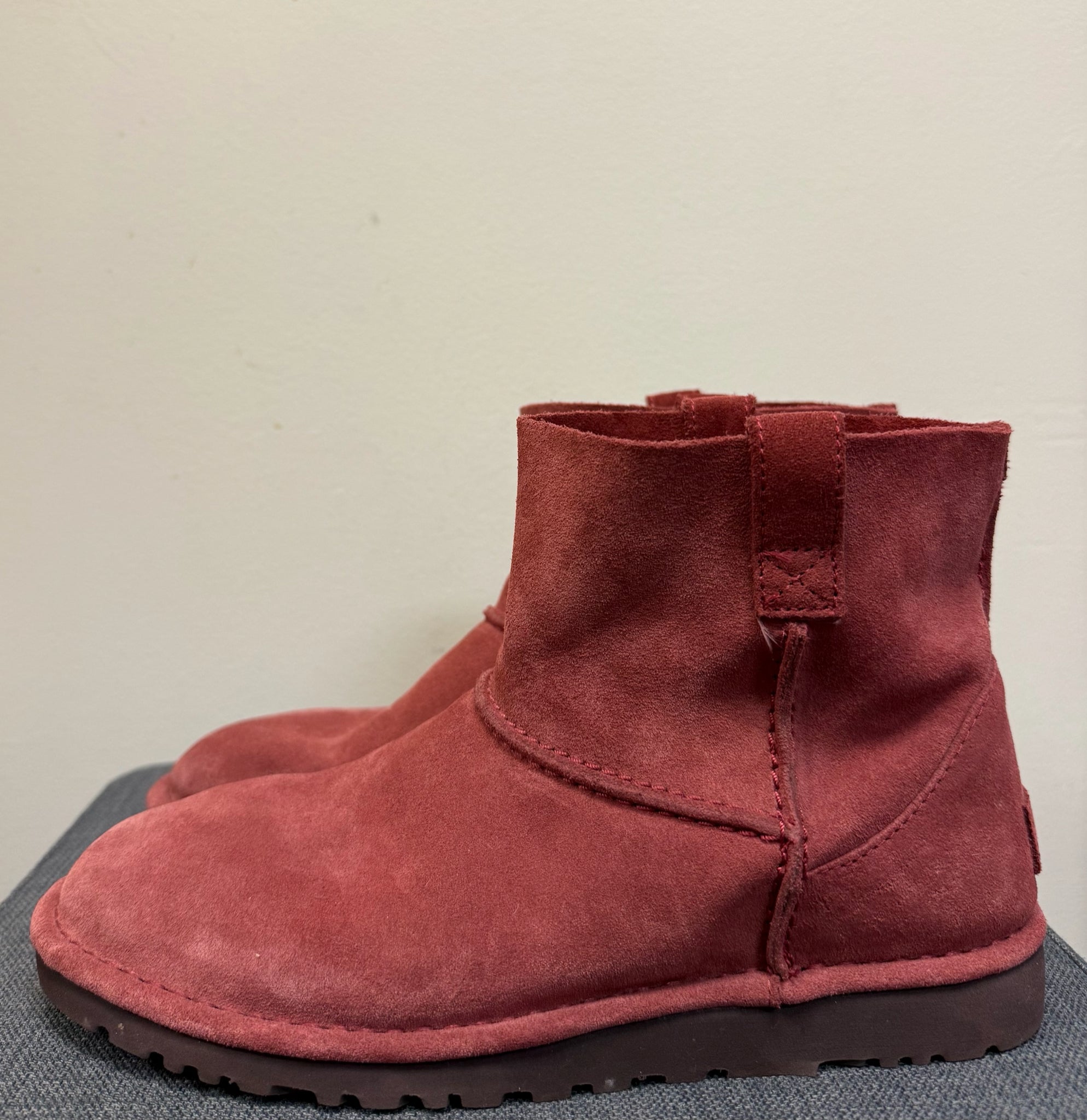 9 UGG ROSE SHOES