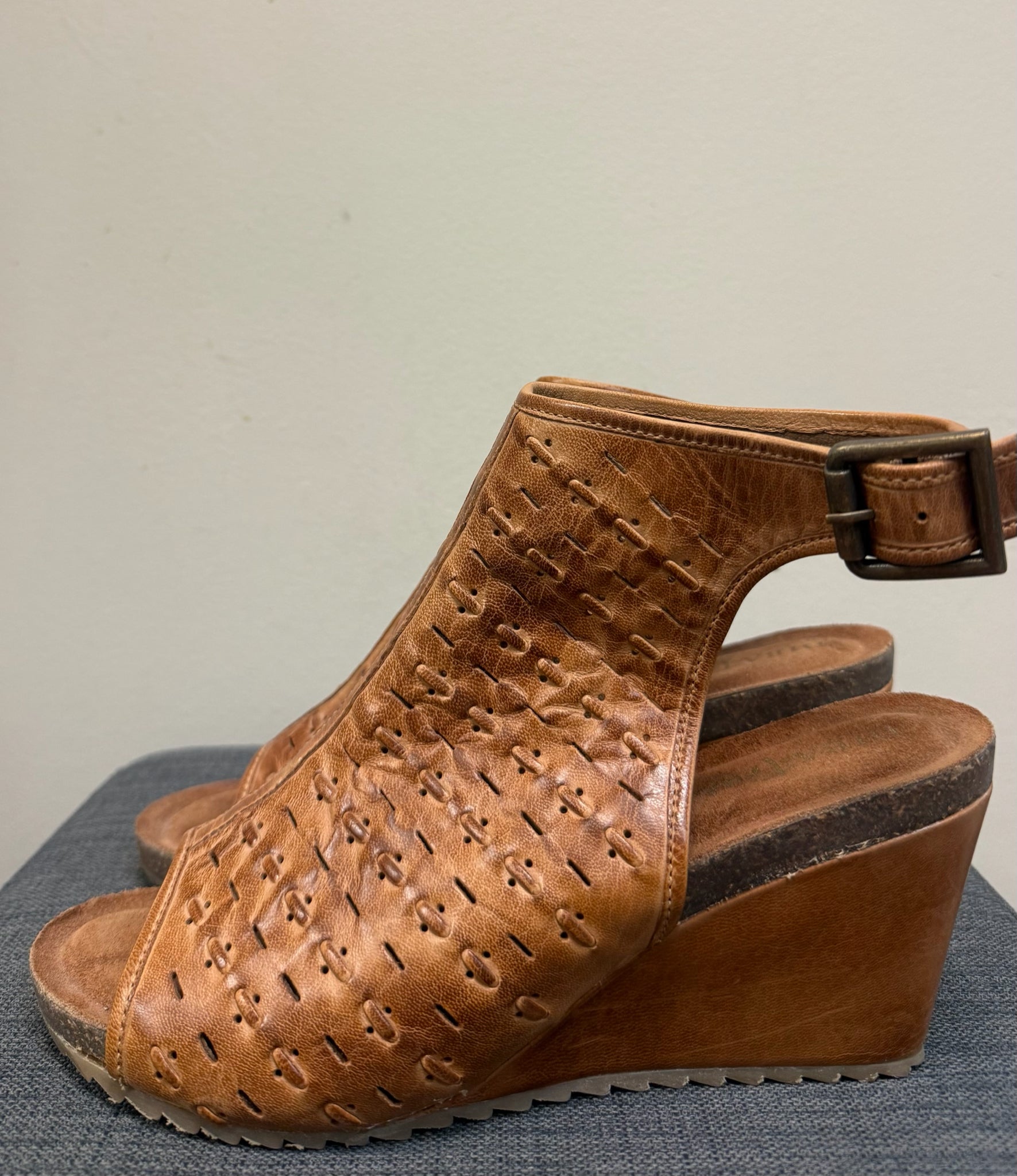 10 DIBA TRUE Brown Wedges
