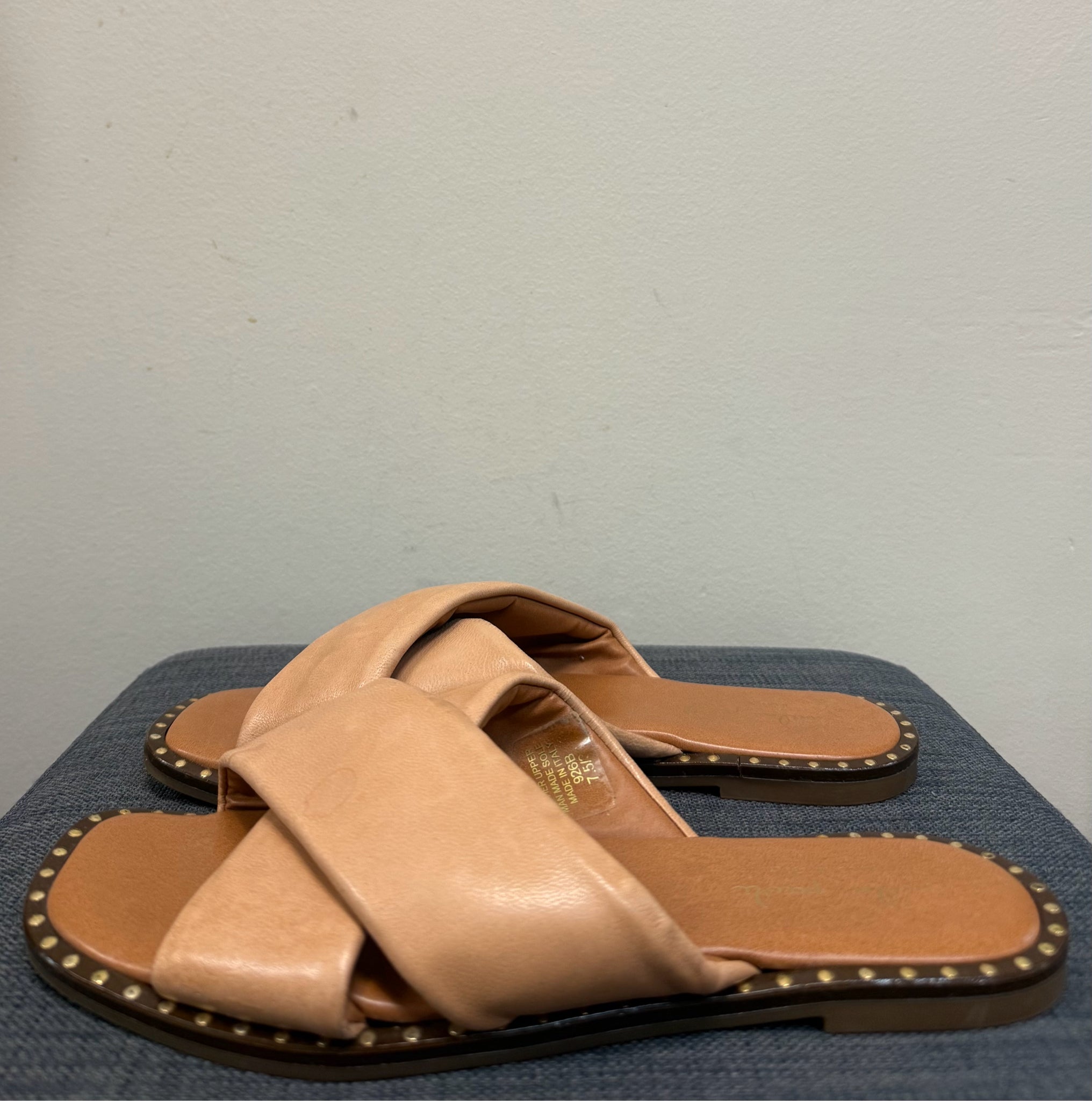 7.5 MILA PAOLI Tan Sandals
