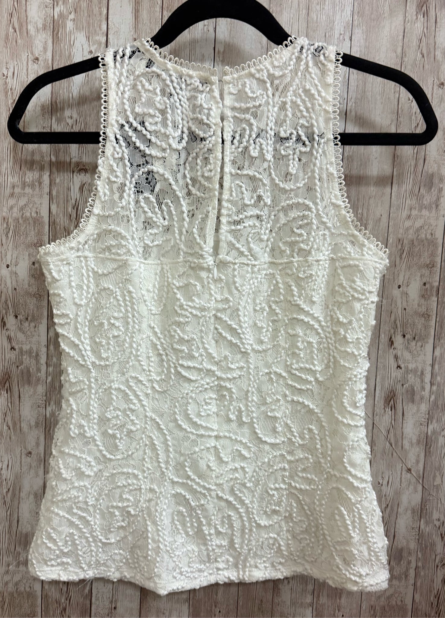 Size 2 WHITEHOUSE/BLACK MKT White Top
