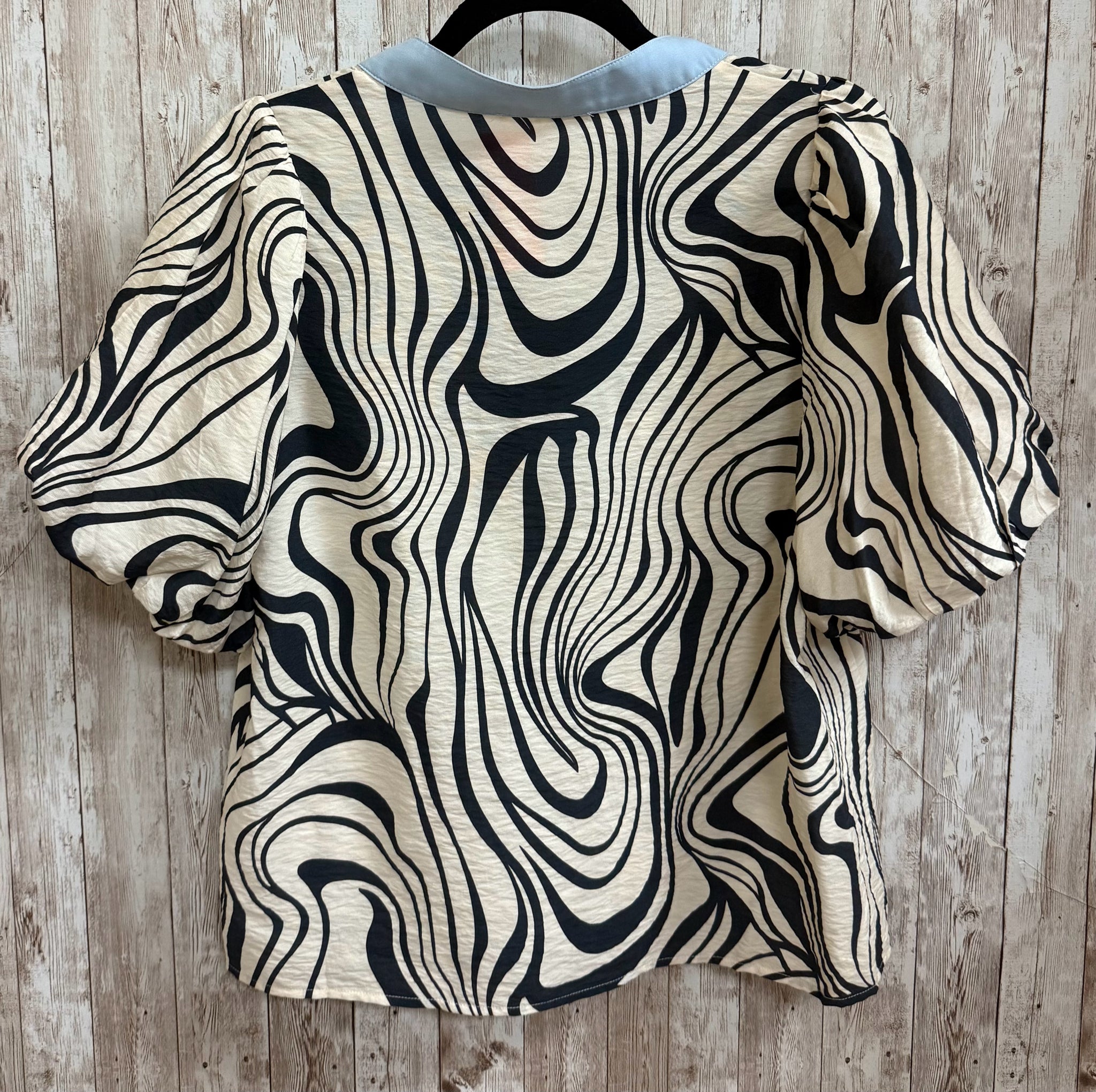 Size M THML CREAM AND LIGHT BLUE PRINT Top