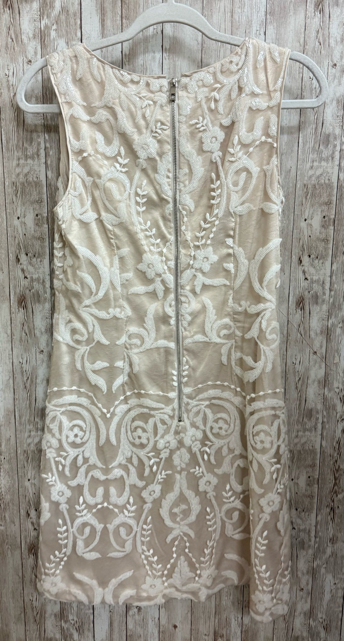 Size 6 VINCE CAMUTO TAN AND WHITE Dress