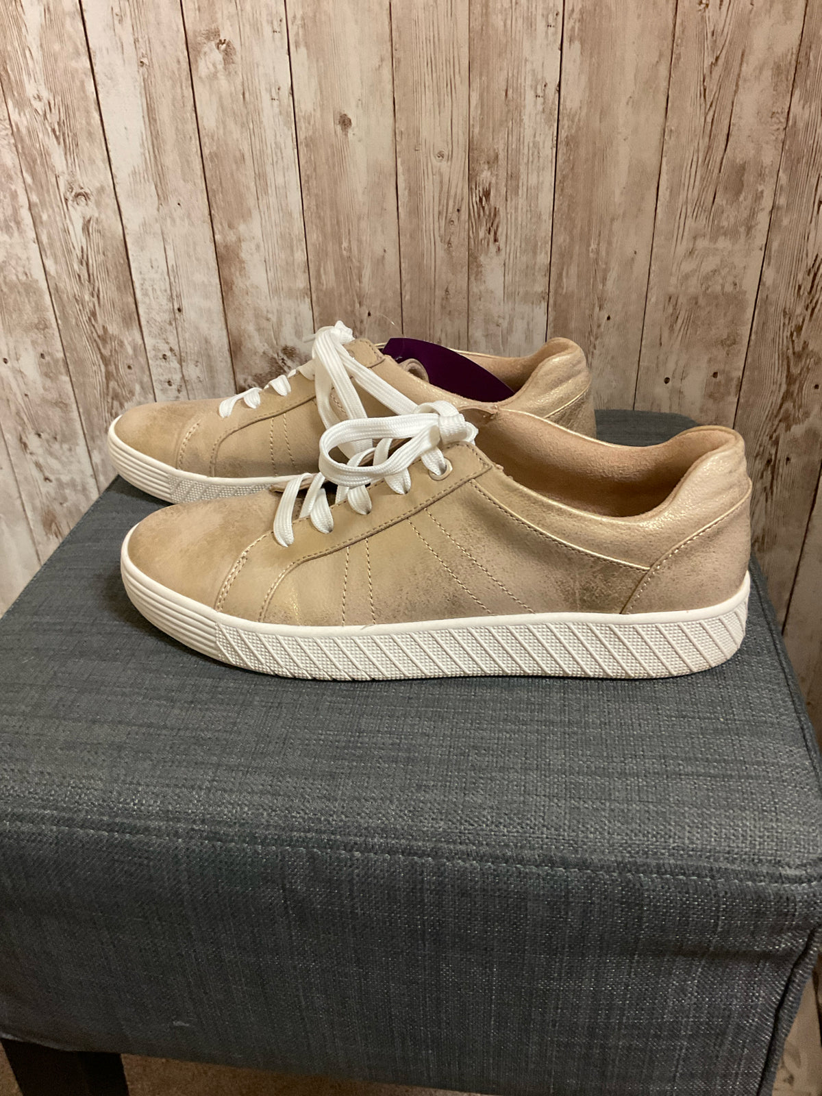 8 NATURALIZER Gold SHOES