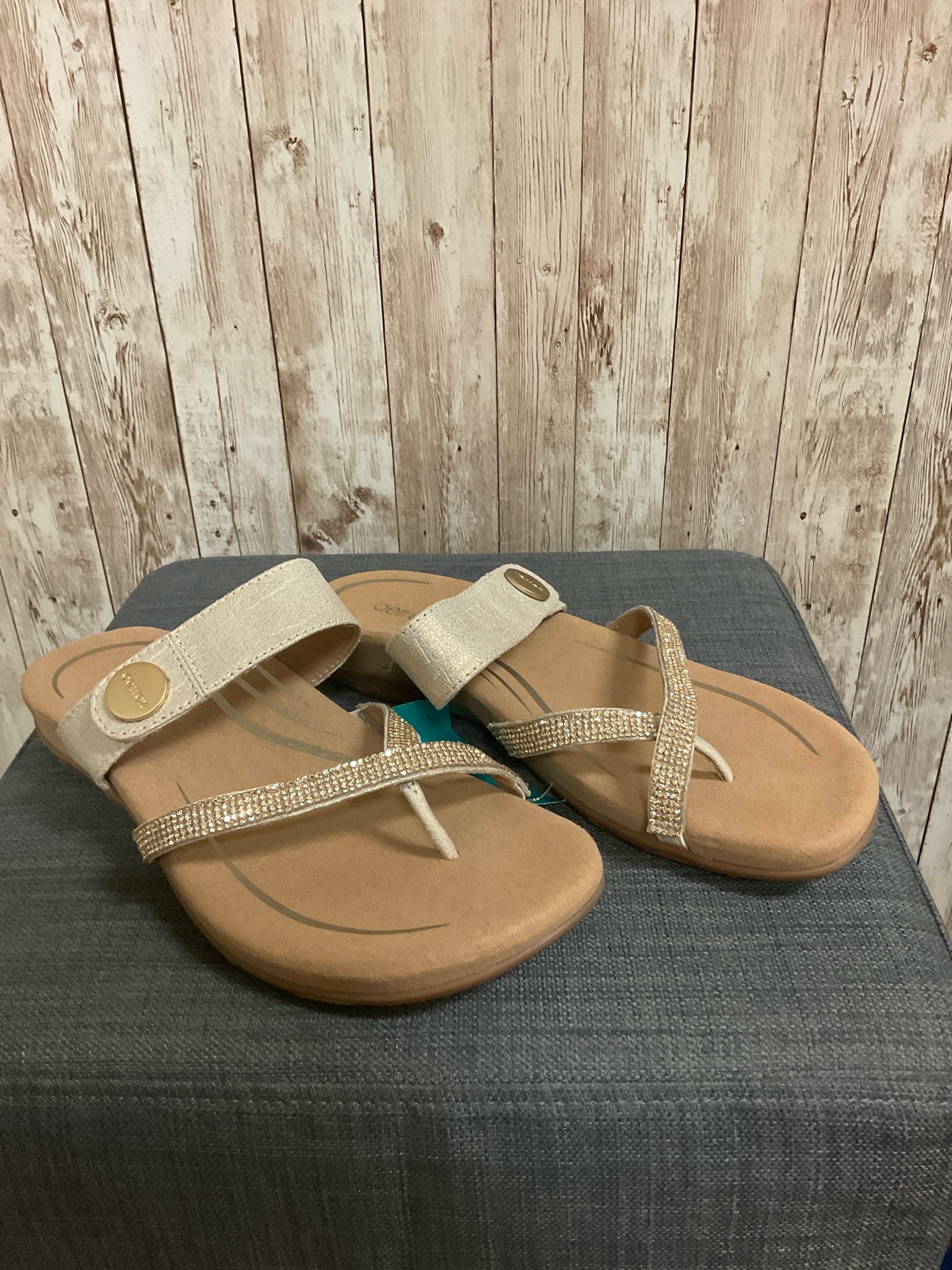 8.5 AETREX Gold Sandals