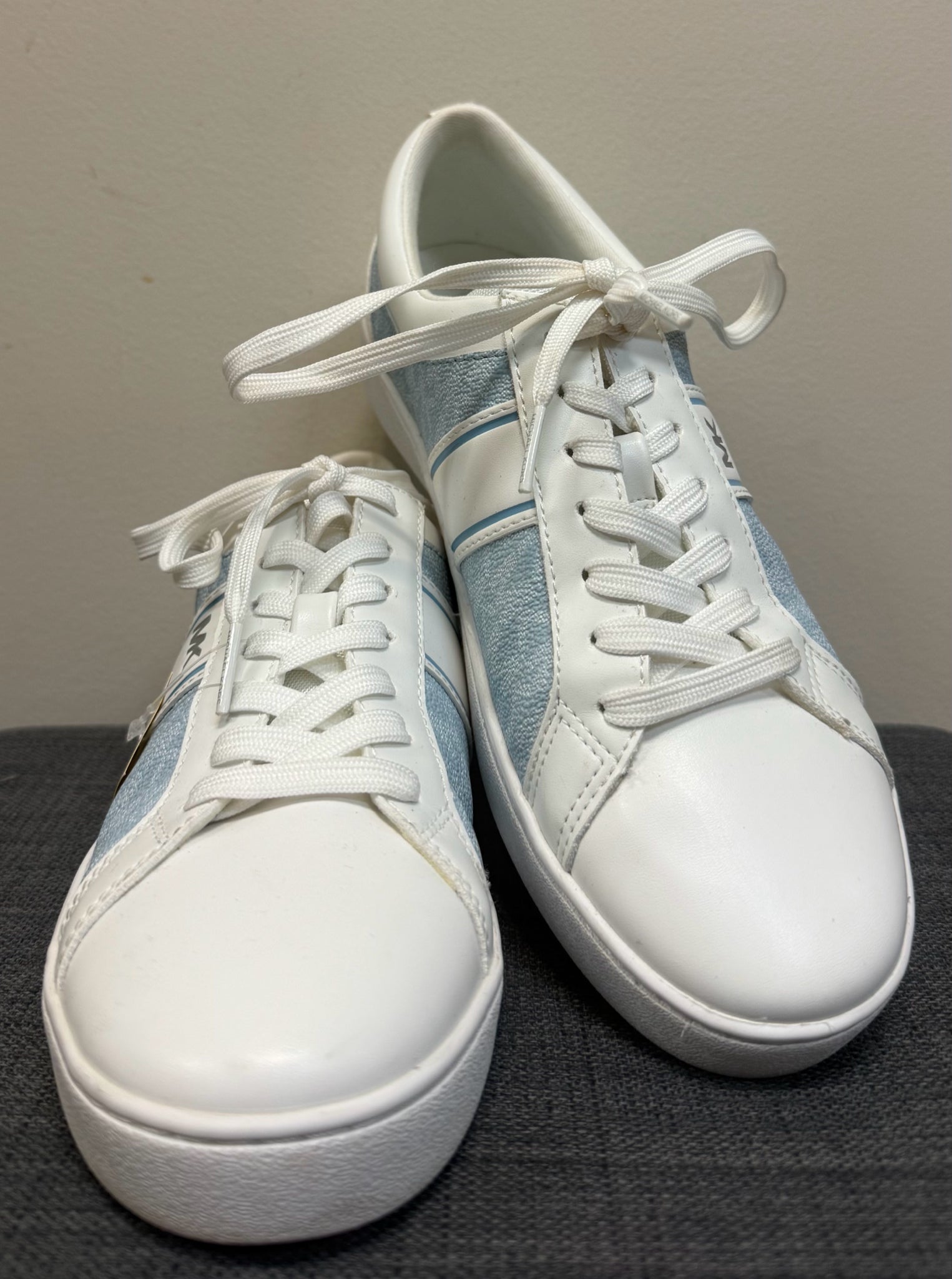 8 MICHAEL KORS WHITE AND BLUE SHOES
