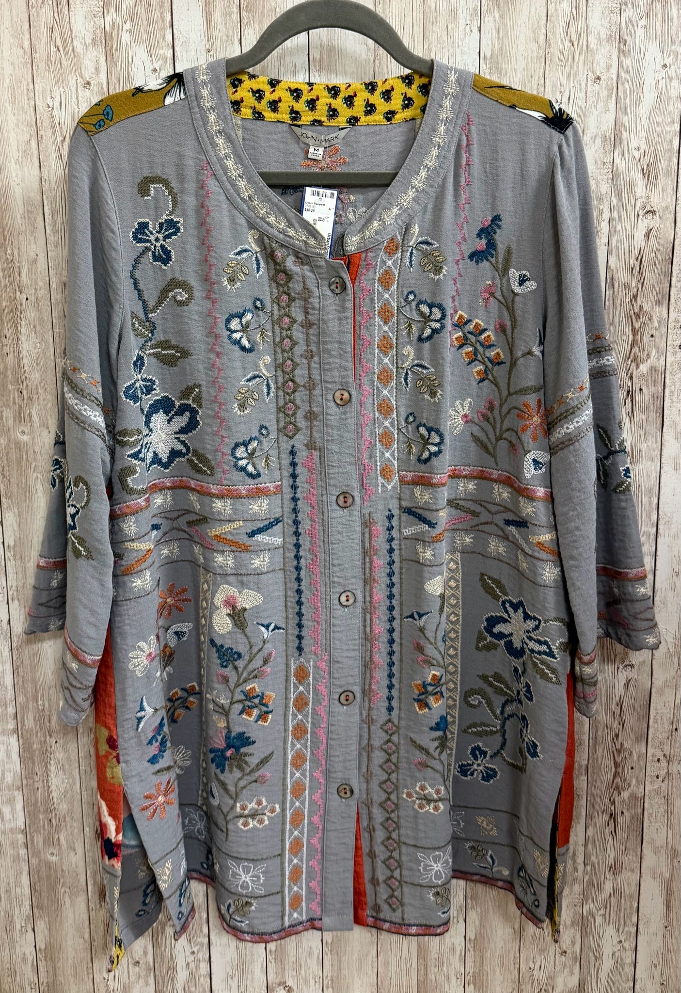 Size M JOHN MARK grey print Top