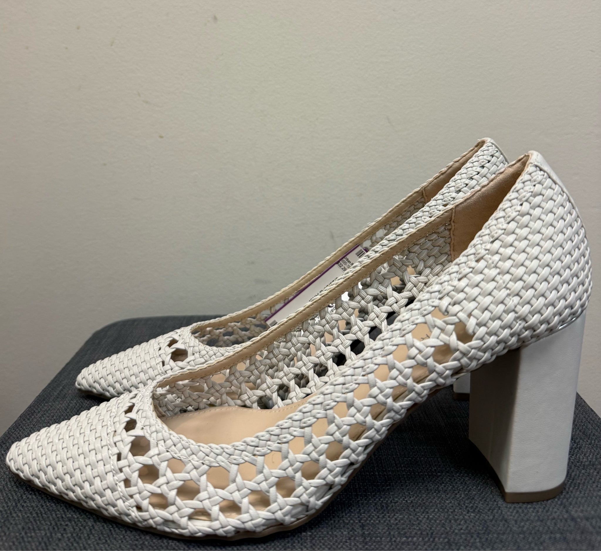 10 MARC FISHER White SHOES