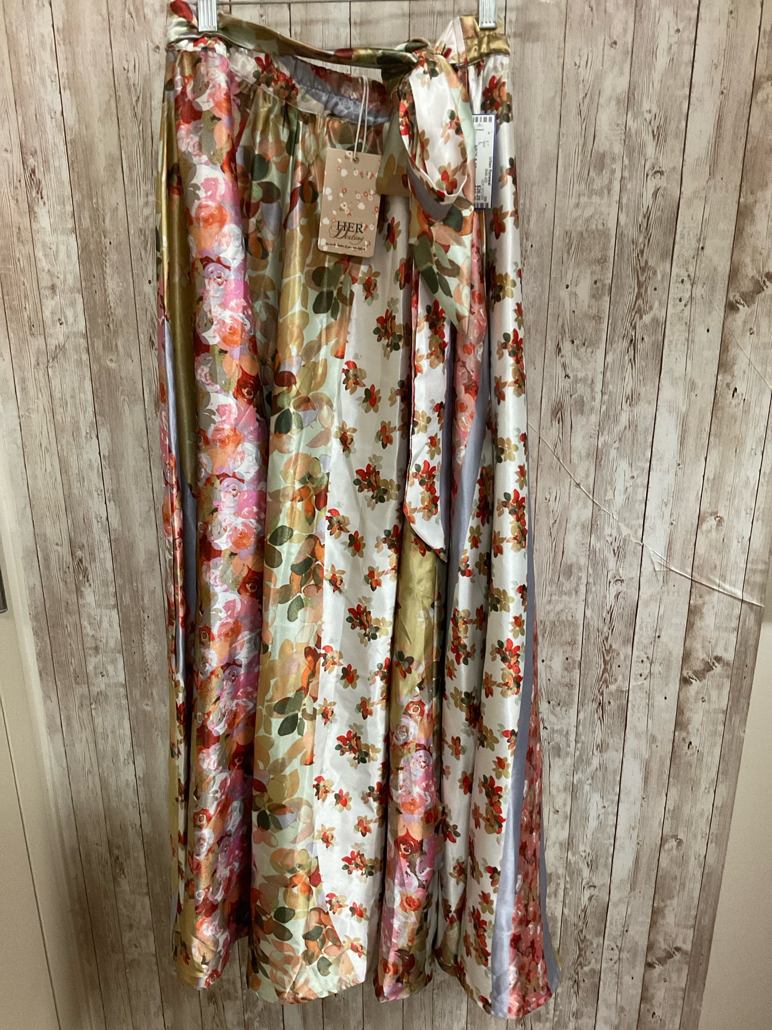 Size L HER DESTINY MULTICOLOR FLORAL Skirt