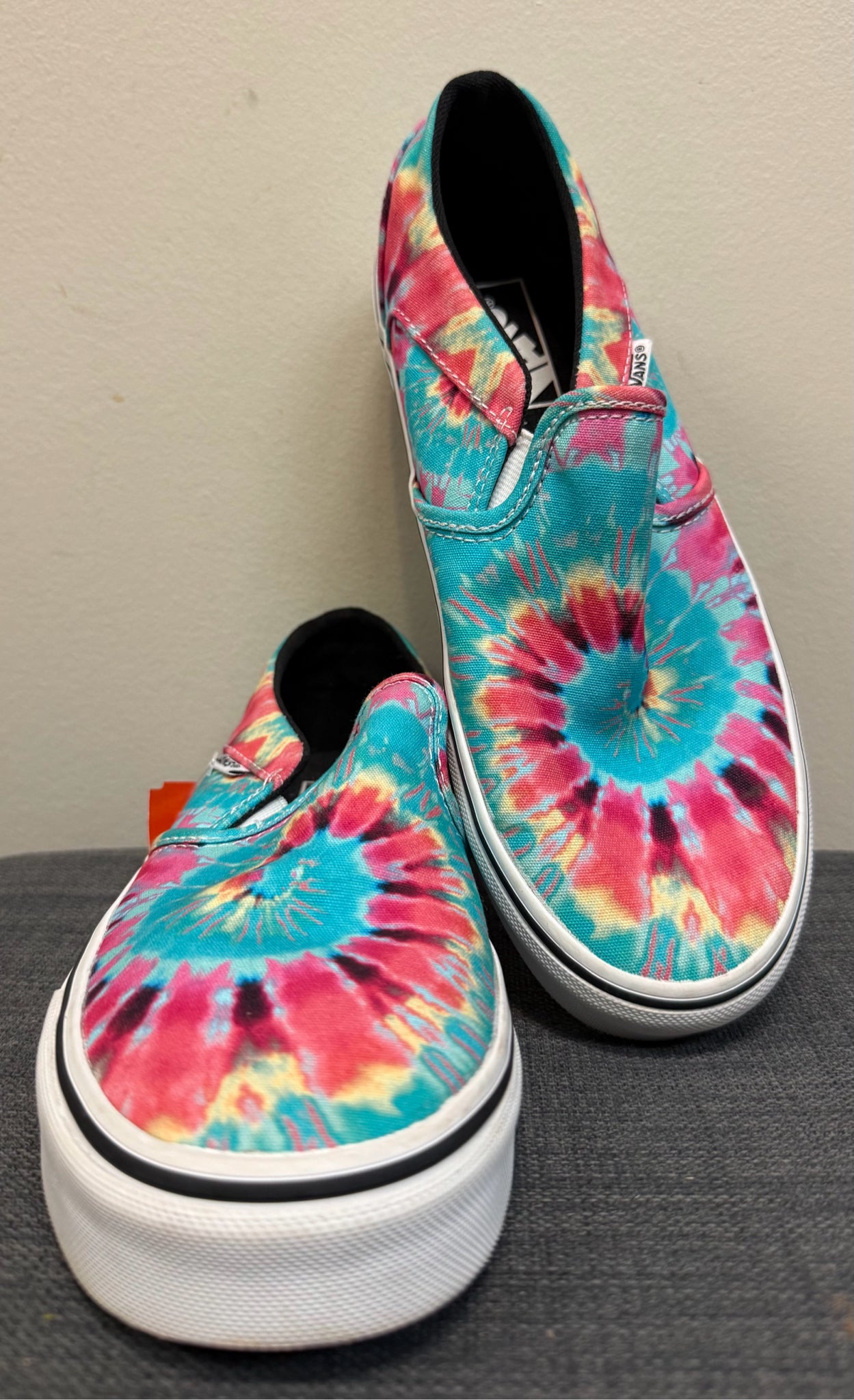 8 VANS BLUE AND PINK PRINT SHOES