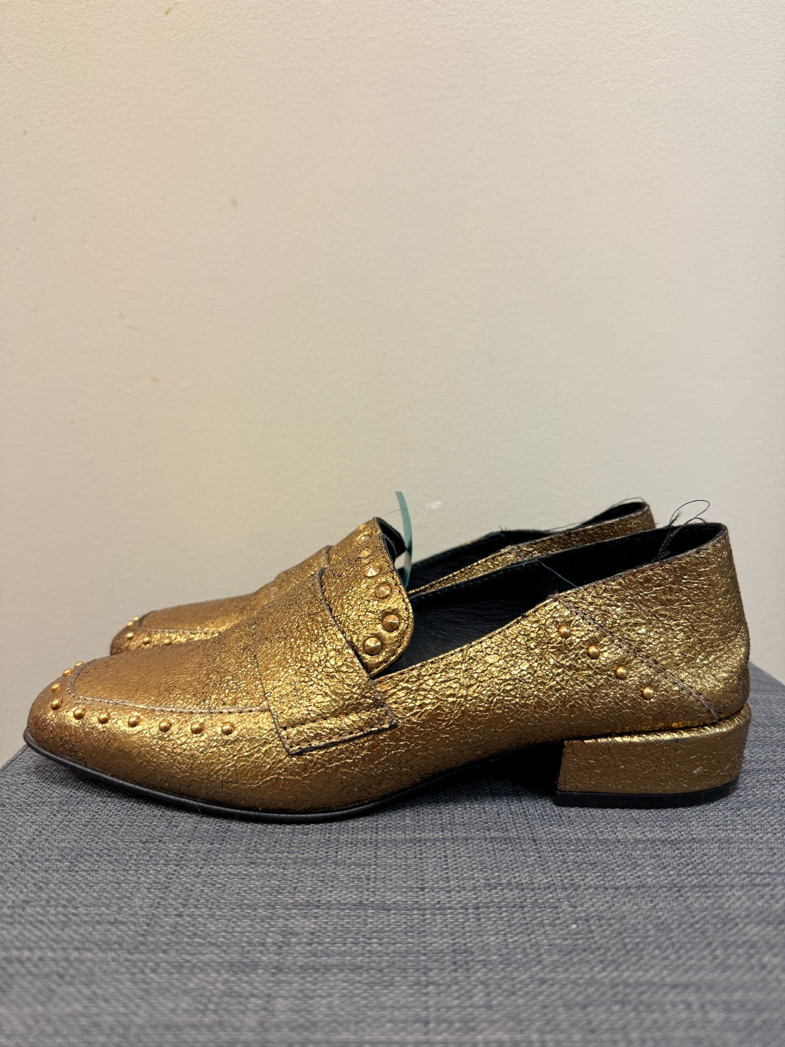 7 KENNETH COLE Gold SHOES